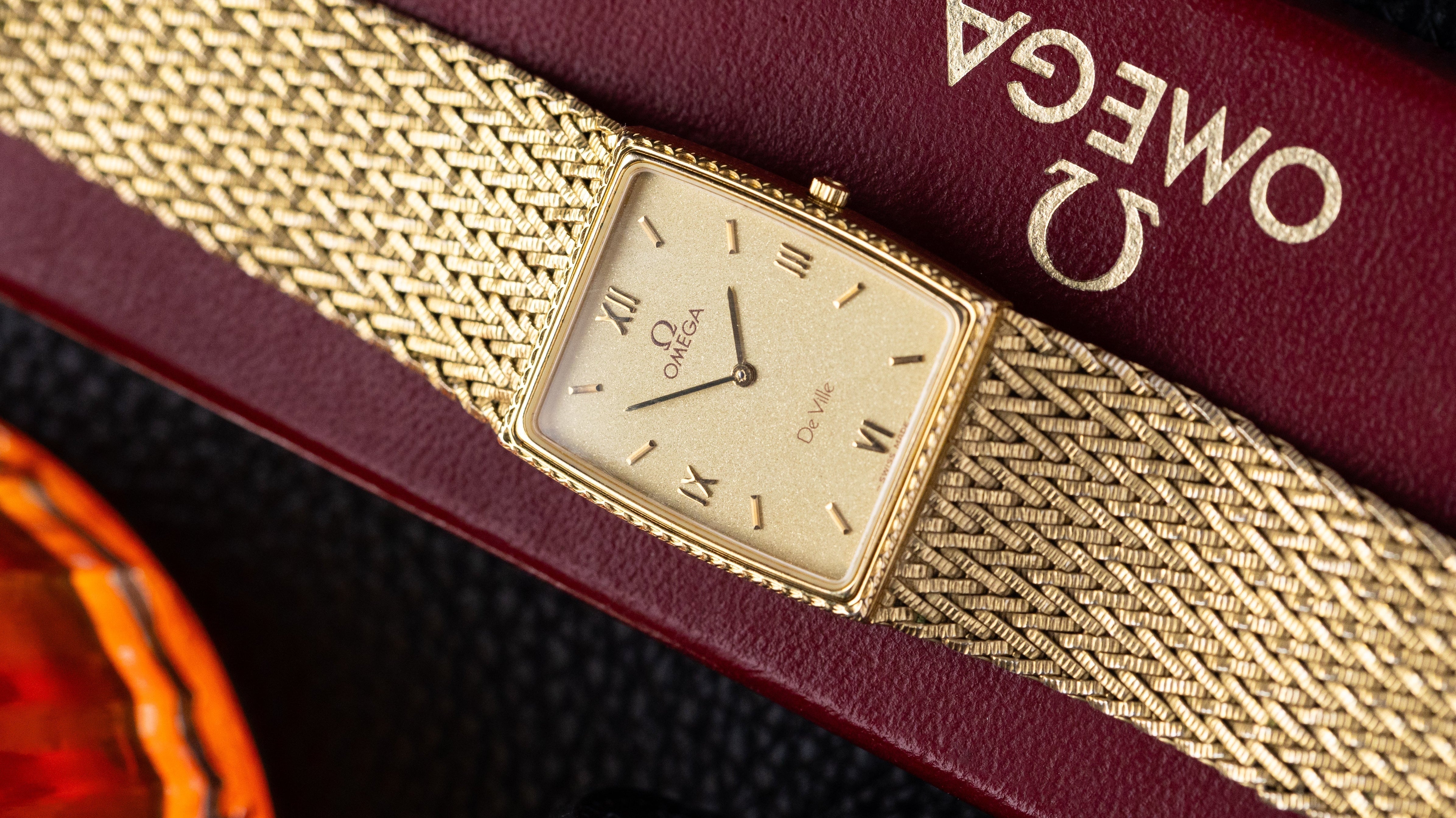 Ditch Overpriced Luxury: The Best Affordable Vintage Watches for Women - DuMarko