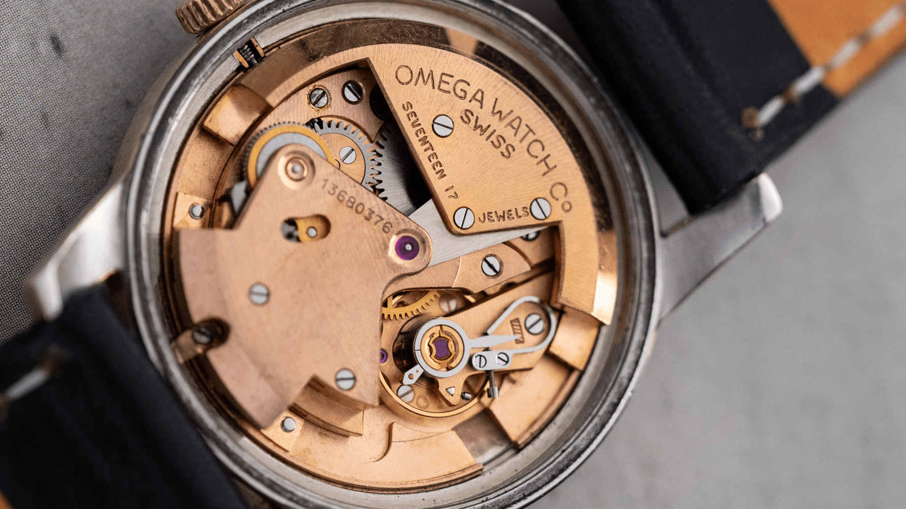 The Bumper Automatic Movement: A Fascinating Chapter in Watchmaking History - DuMarko