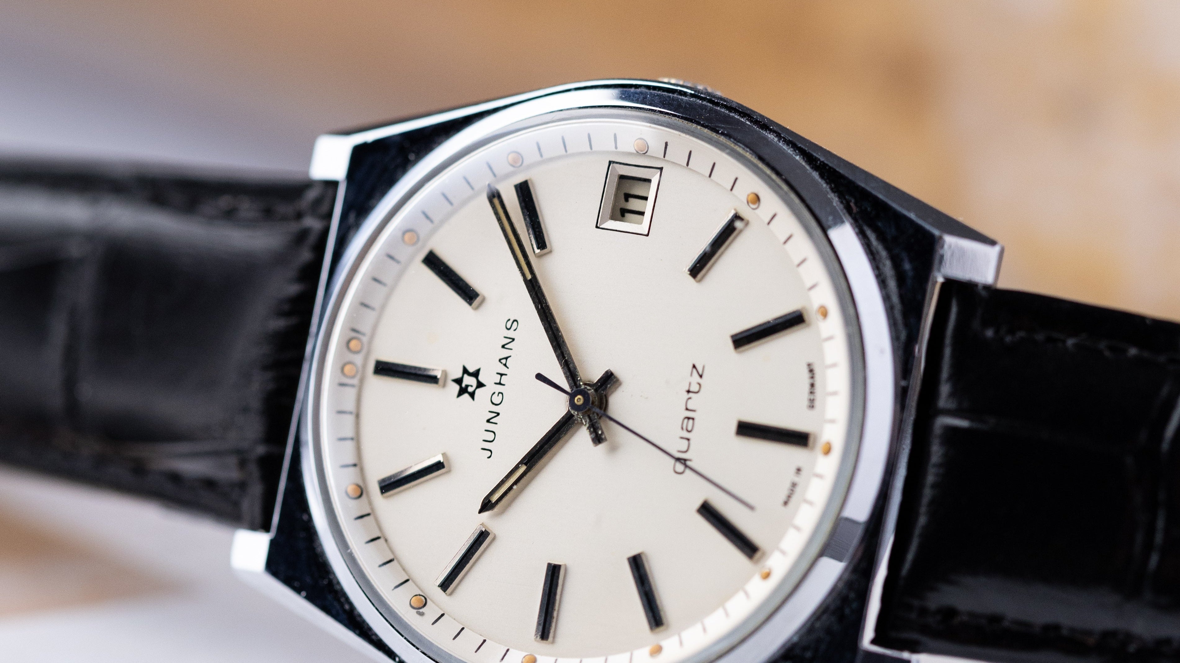 Valentine gift ideas under 1000$ for vintage watch lovers - DuMarko