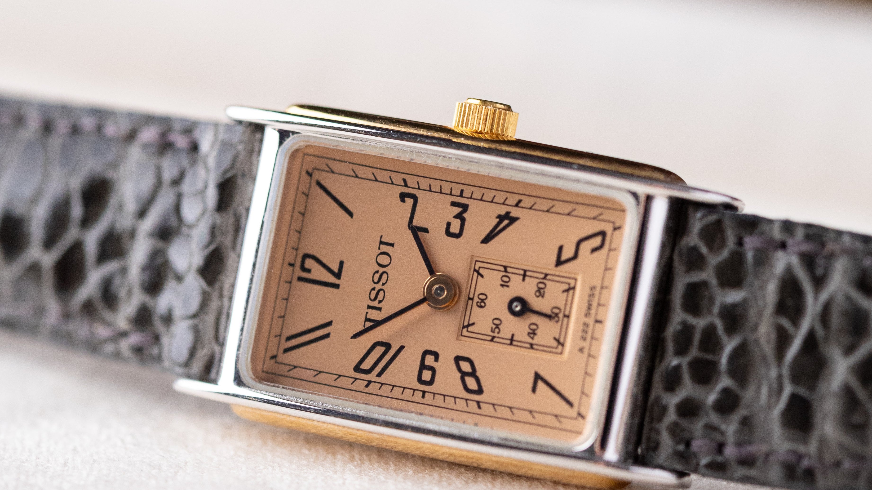 What Makes a Watch ‘Vintage’? Understanding Eras, Style, and Collectibility - DuMarko