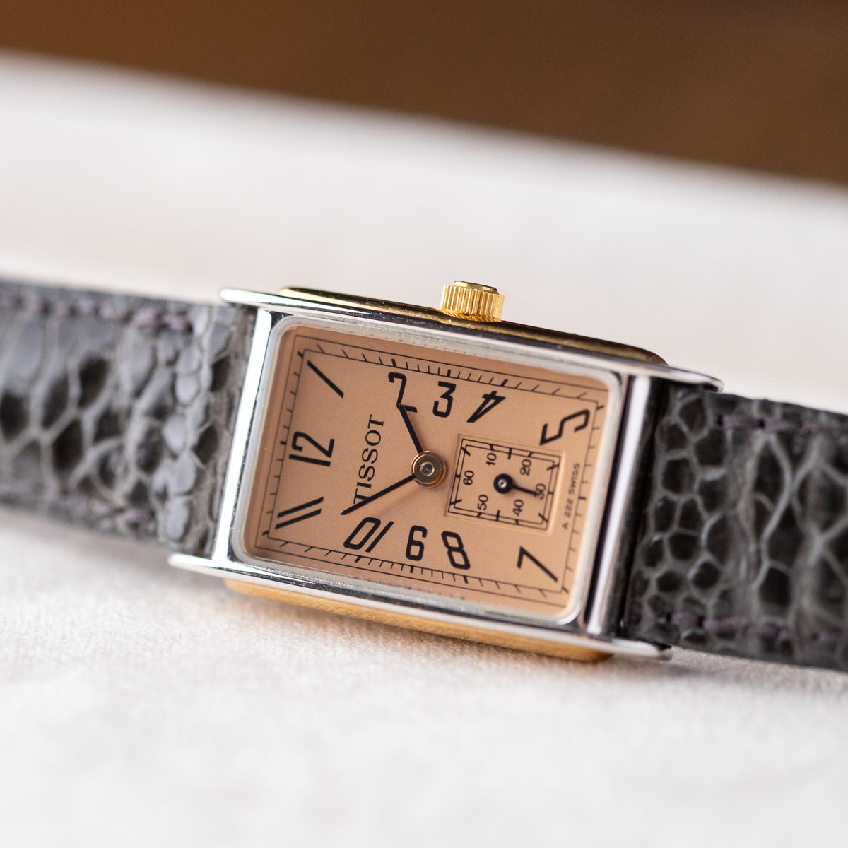 Montre Femme Vintage Mot Mécanique – Modèle Unique Et Coloré, Bonne état Général