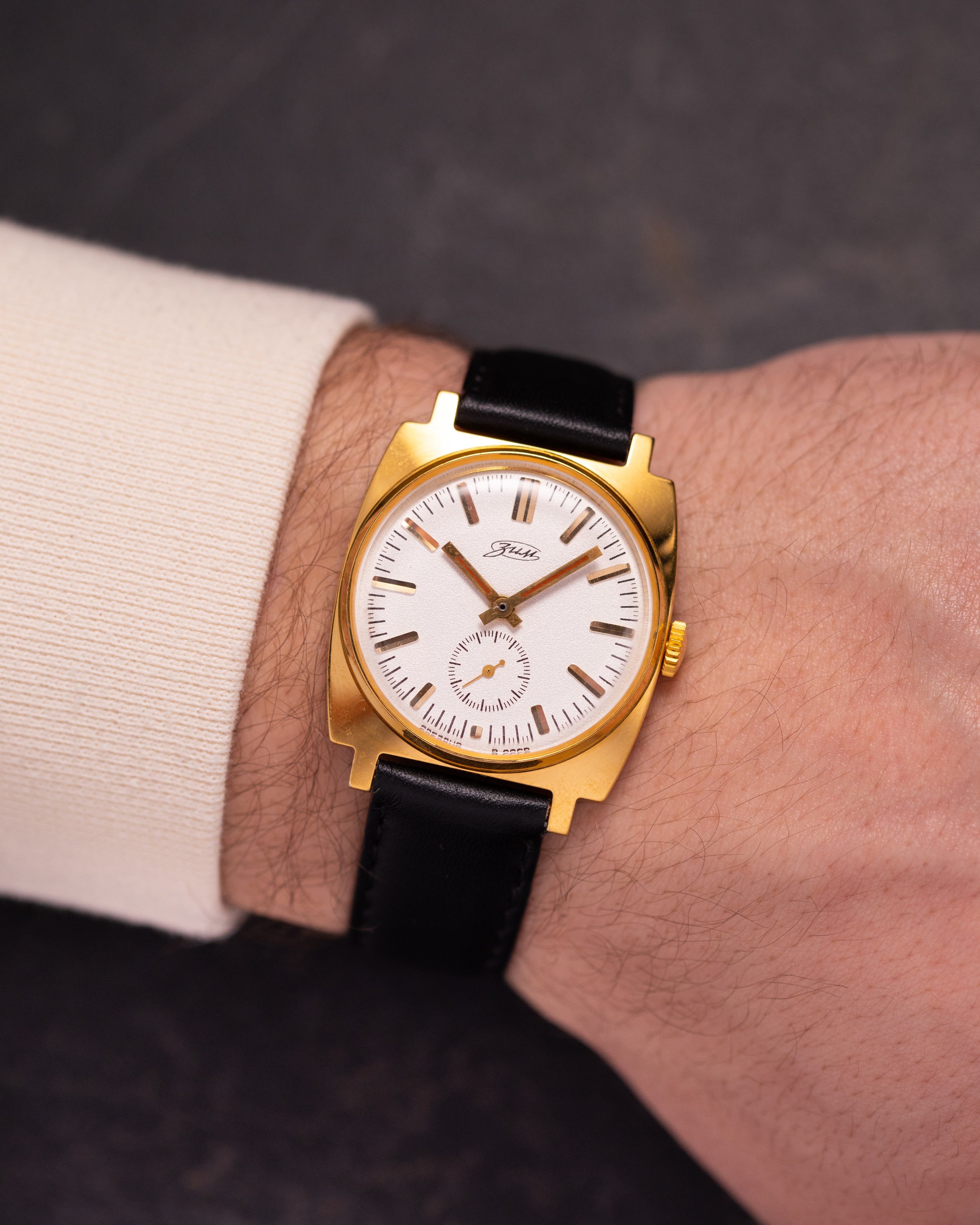 Dainty Vintage Minimalist Soviet "ZIM" watch - VintageDuMarko