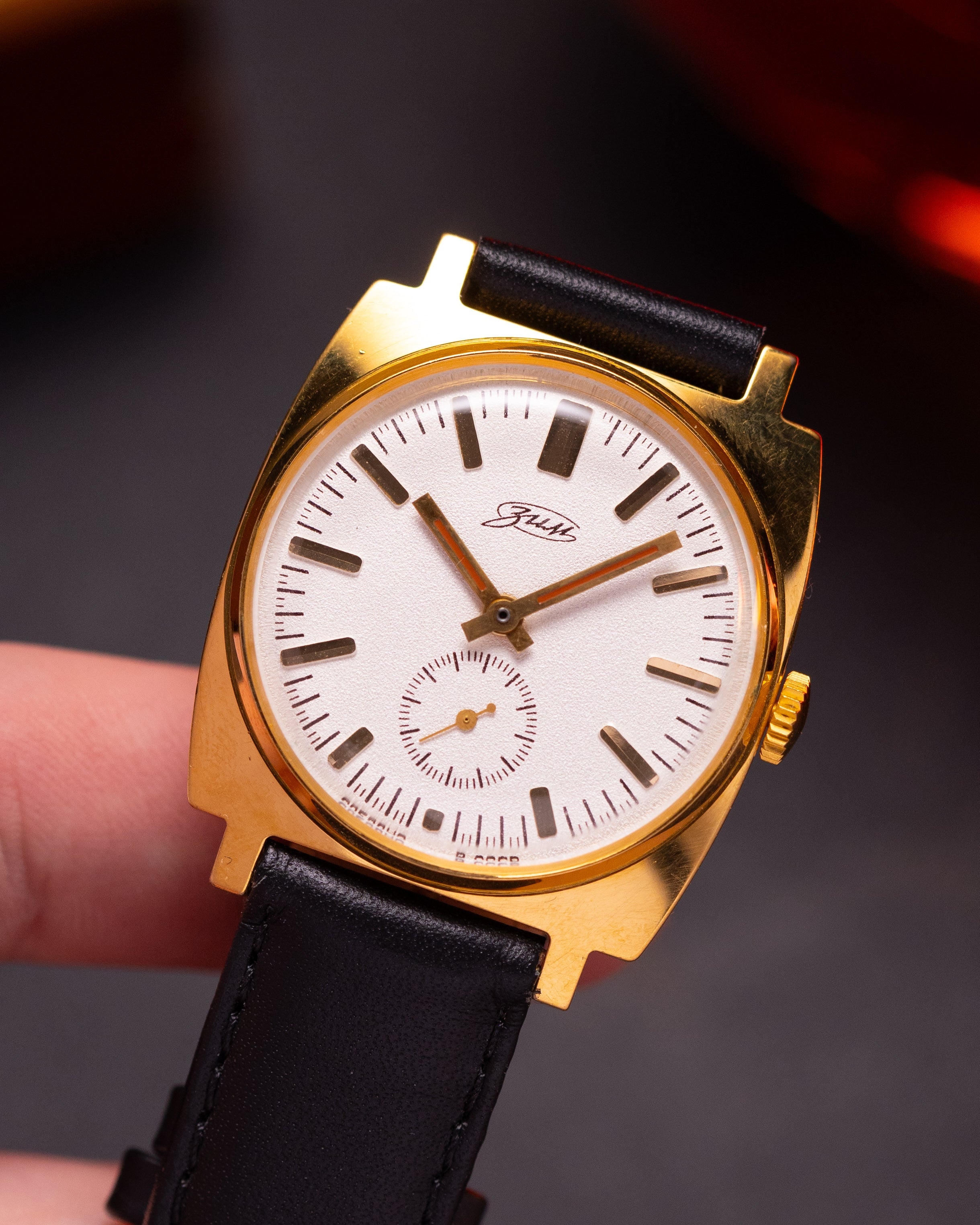 Dainty Vintage Minimalist Soviet "ZIM" watch - VintageDuMarko