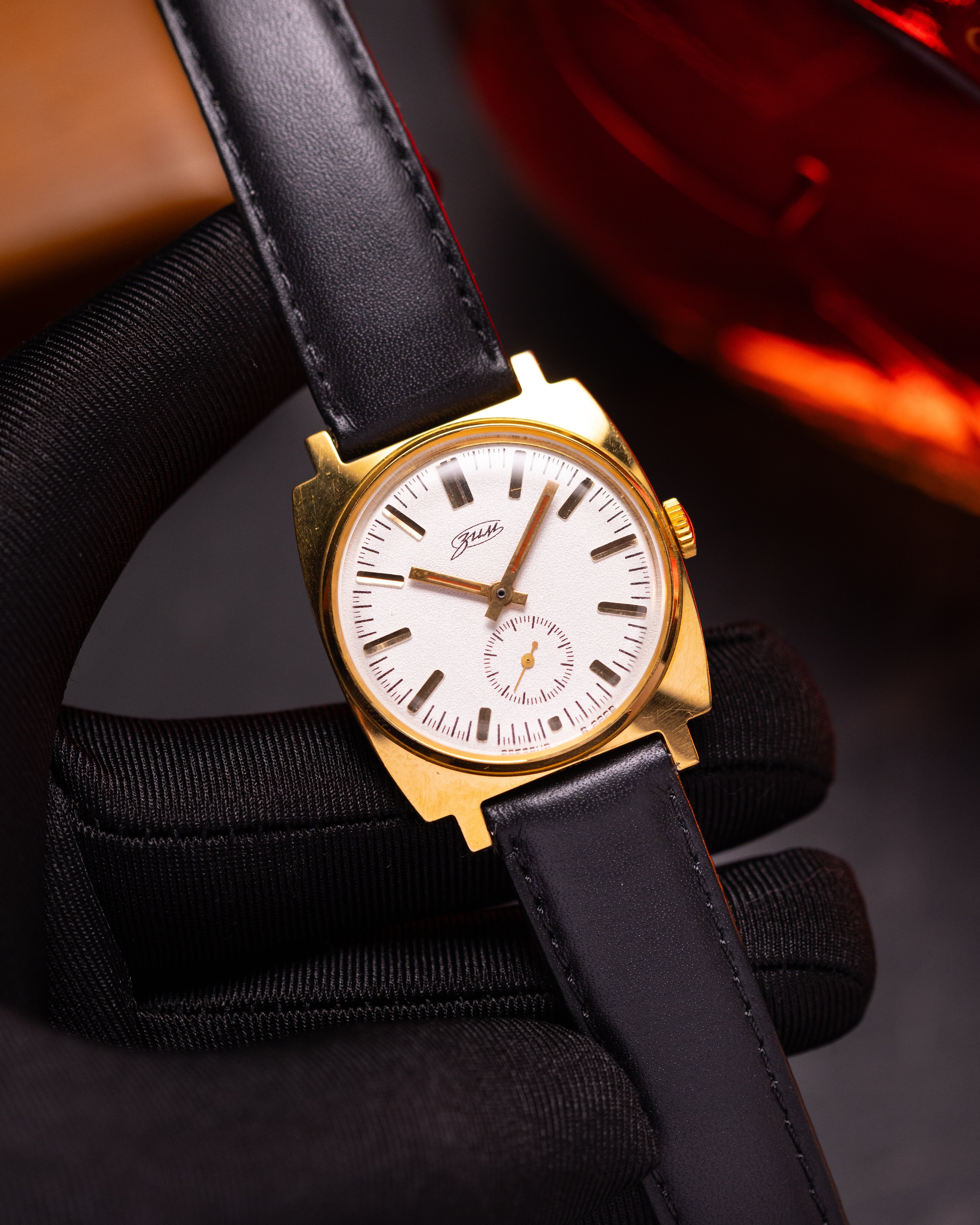 Dainty Vintage Minimalist Soviet "ZIM" watch - VintageDuMarko