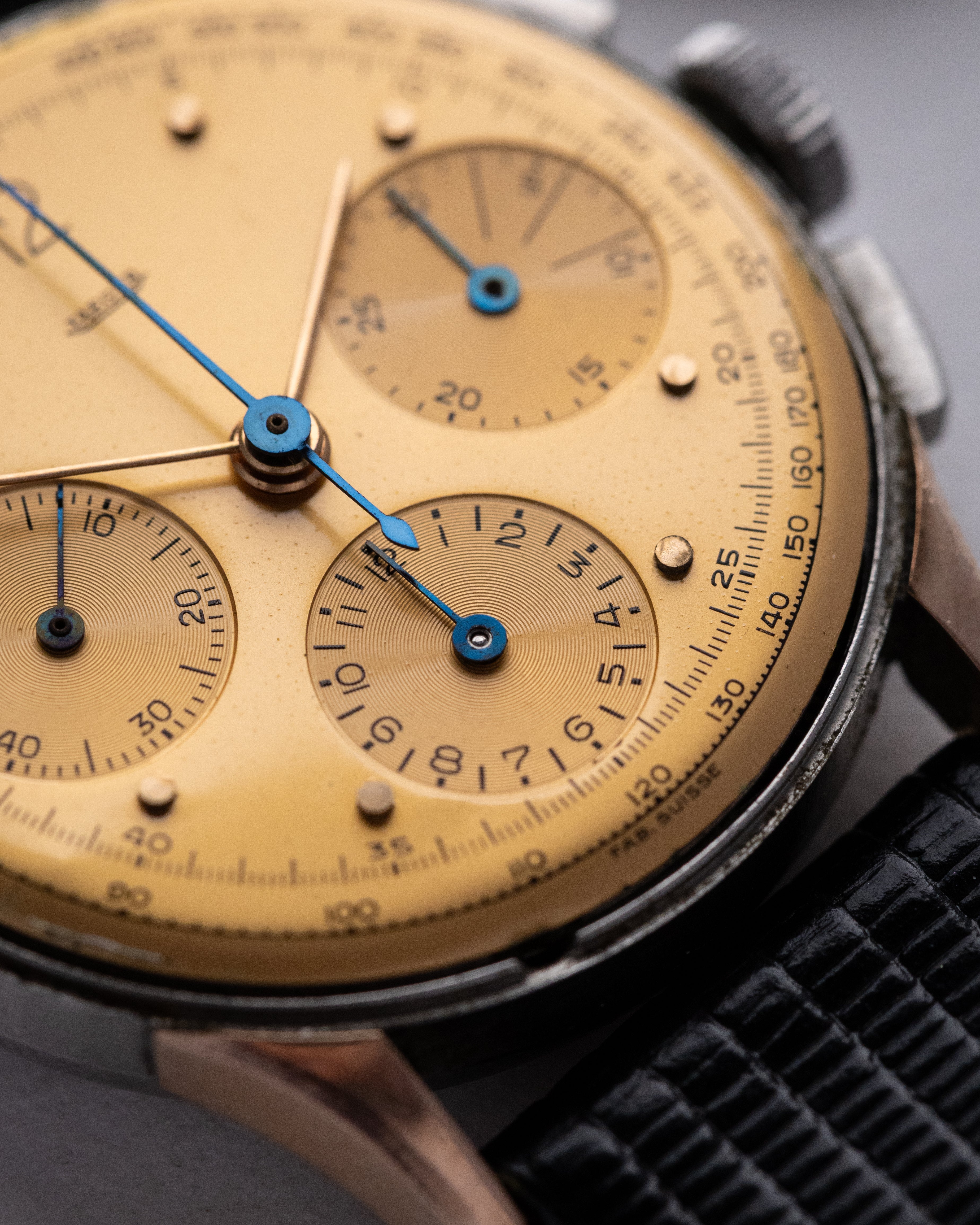 Jaeger LeCoultre Chronograph Ref. 22485 – Two - Tone Steel & 18K Rose Gold, Salmon dial, 1940s - DuMarko