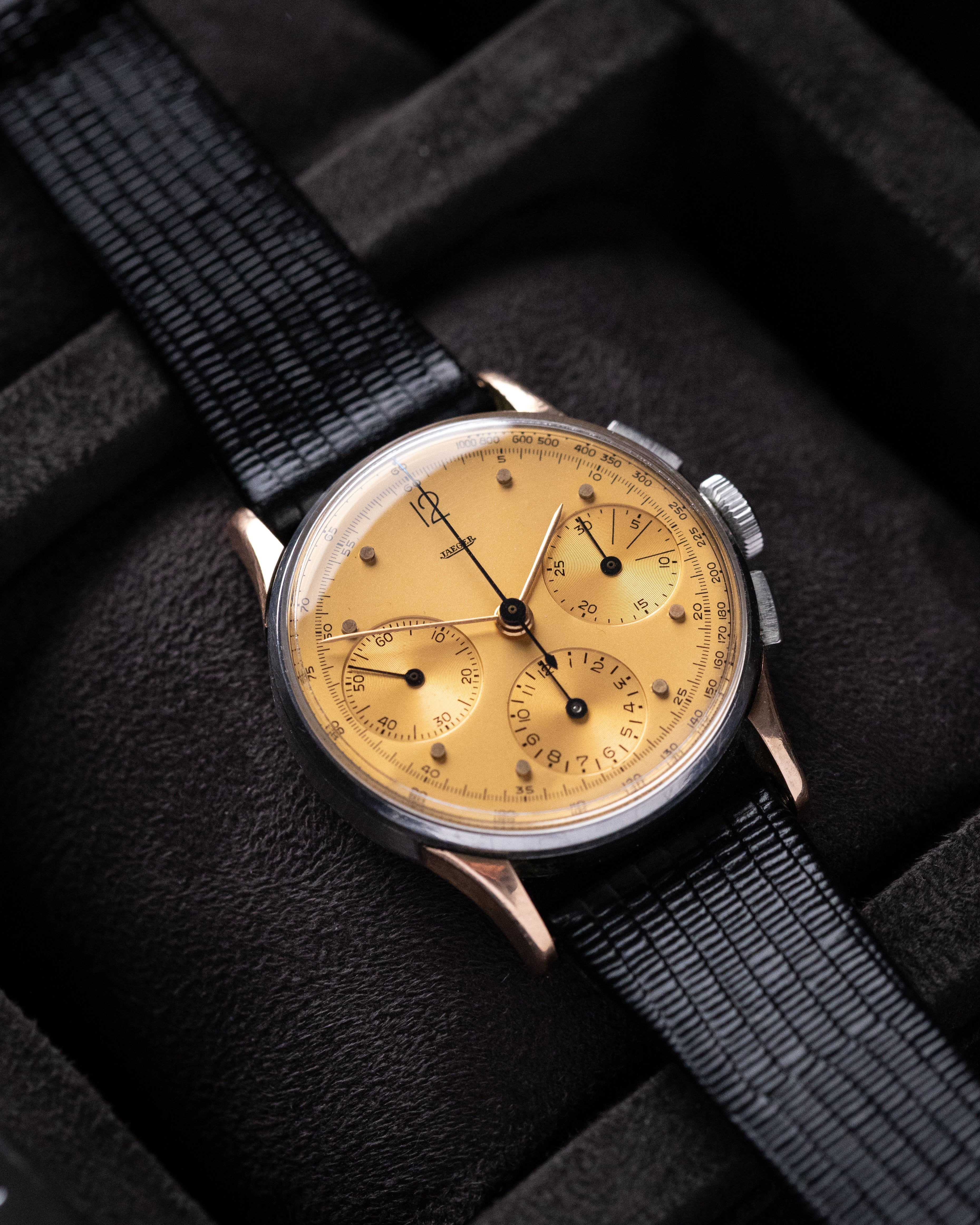 Jaeger LeCoultre Chronograph Ref. 22485 – Two - Tone Steel & 18K Rose Gold, Salmon dial, 1940s - DuMarko