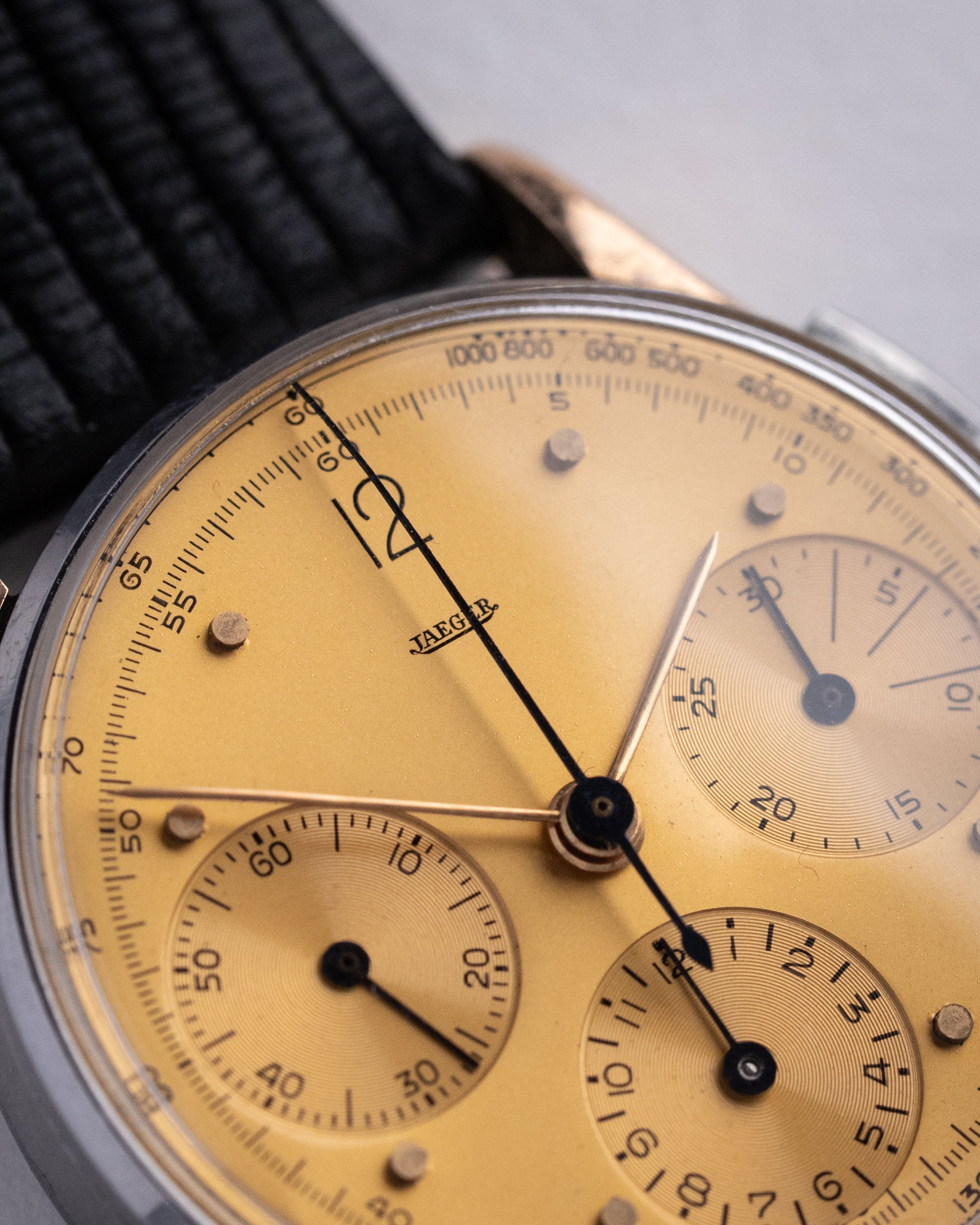 Jaeger LeCoultre Chronograph Ref. 22485 – Two - Tone Steel & 18K Rose Gold, Salmon dial, 1940s - DuMarko