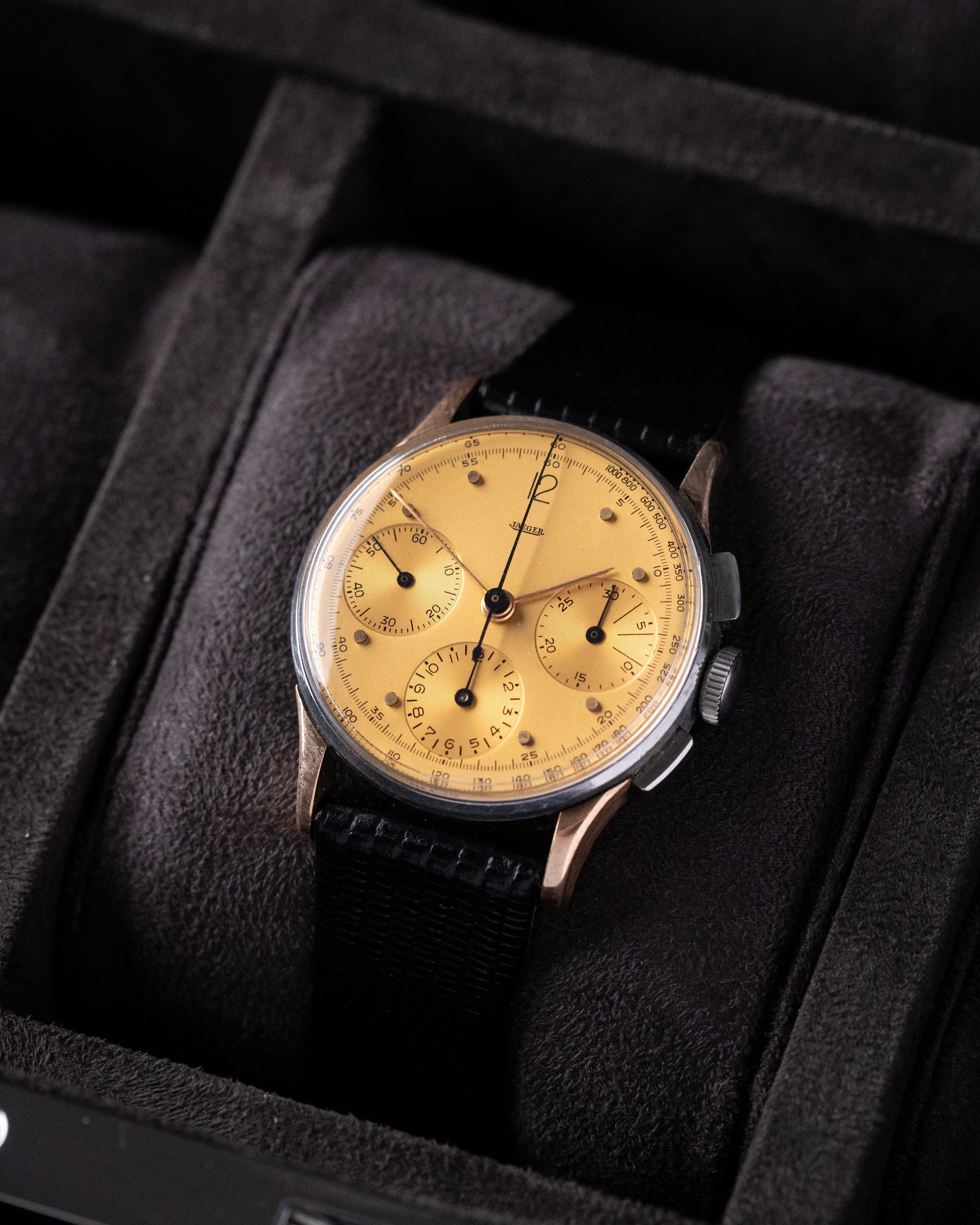 Jaeger LeCoultre Chronograph Ref. 22485 – Two - Tone Steel & 18K Rose Gold, Salmon dial, 1940s - DuMarko