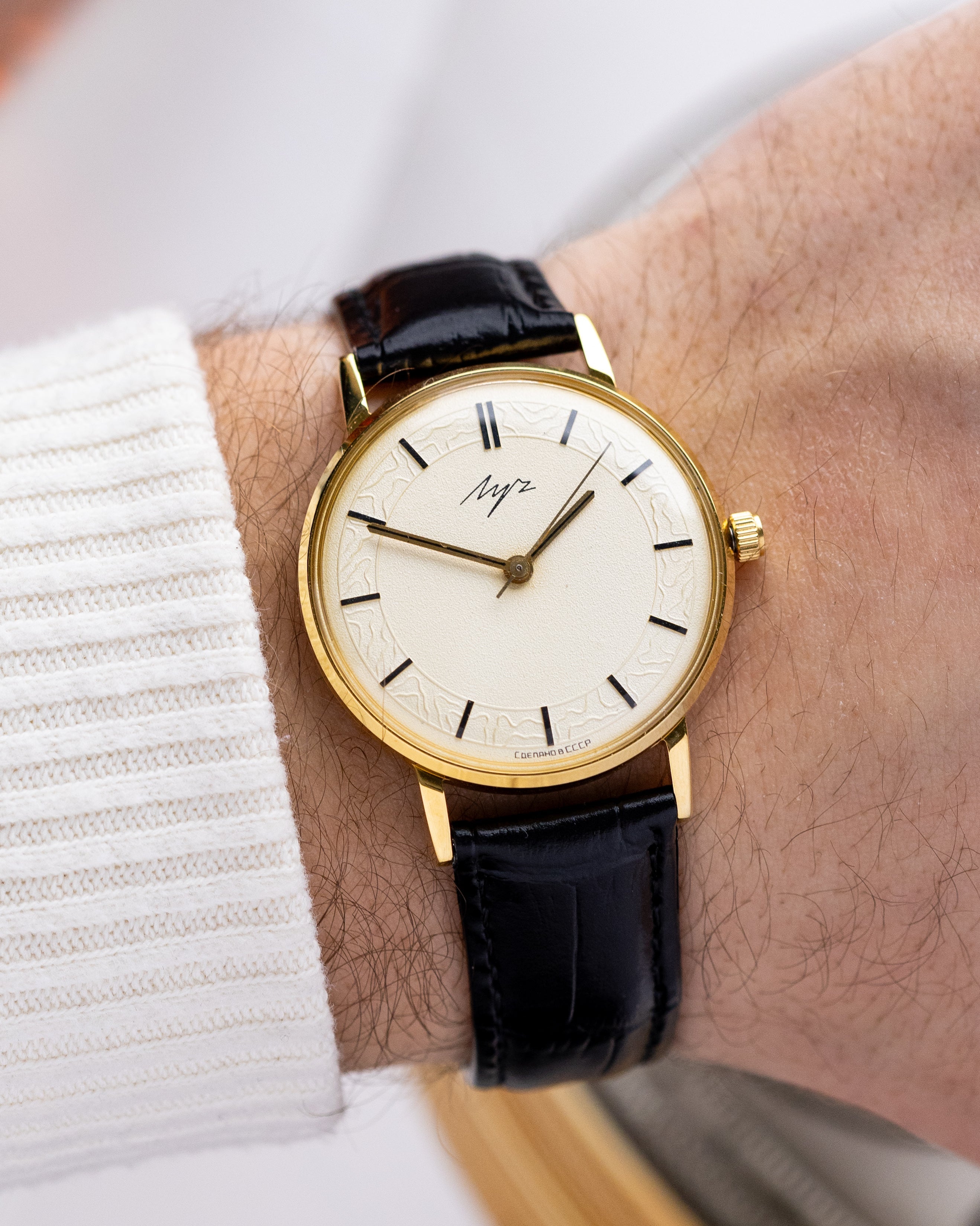 Luch Vintage Soviet Watch, Textured dial, Cal. 2209, Made in USSR - DuMarko