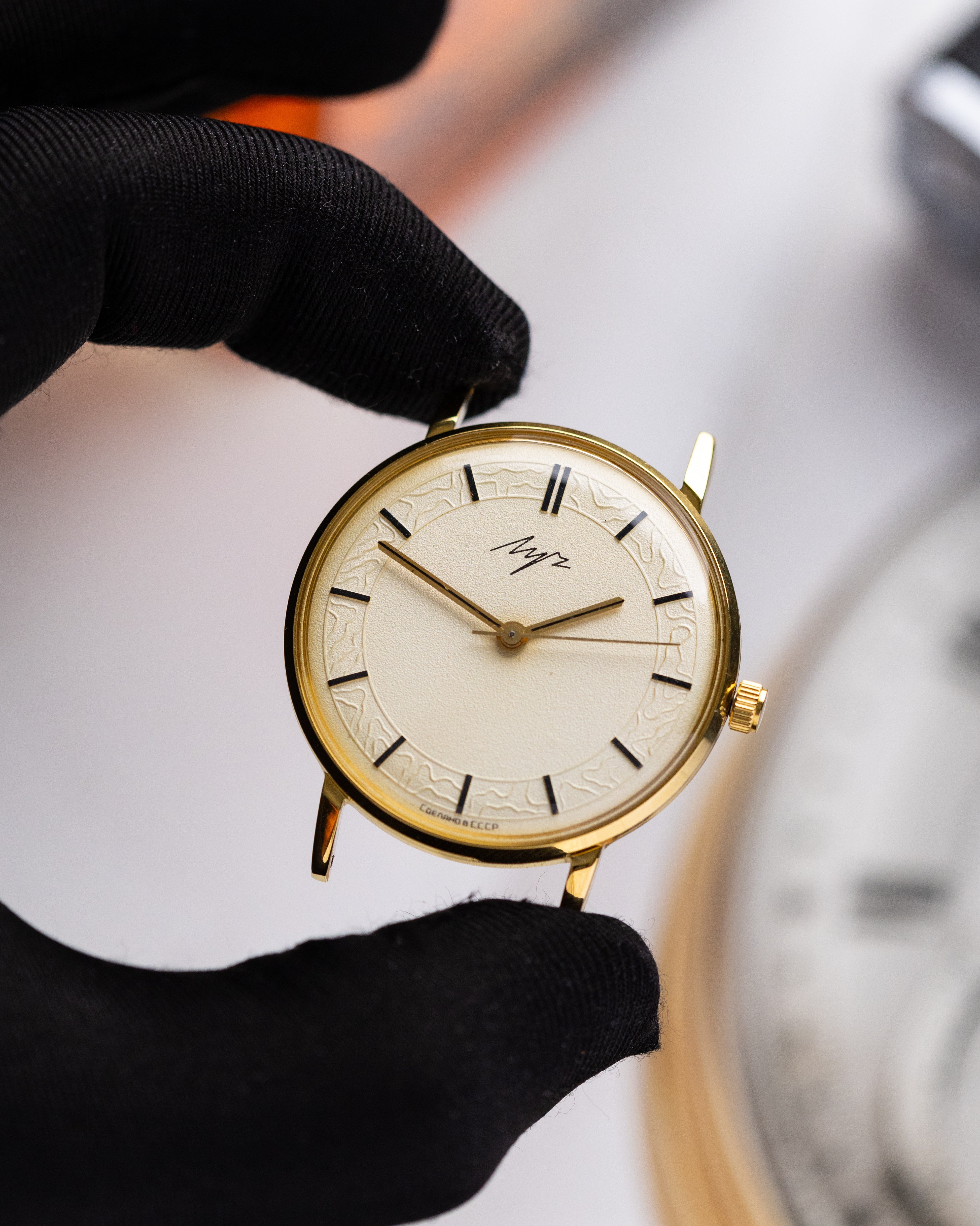 Luch Vintage Soviet Watch, Textured dial, Cal. 2209, Made in USSR - DuMarko