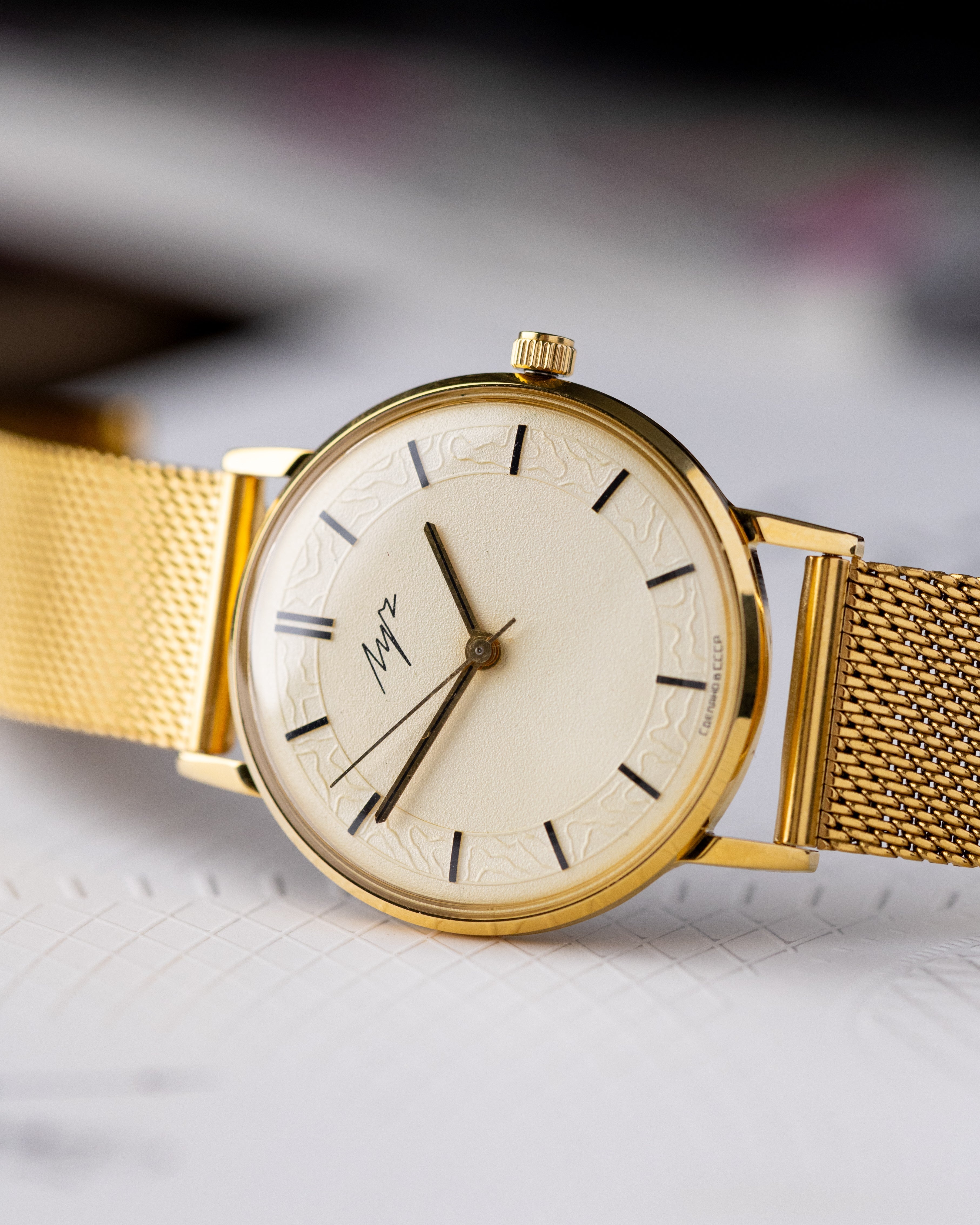 Luch Vintage Soviet Watch, Textured dial, Cal. 2209, Made in USSR - DuMarko