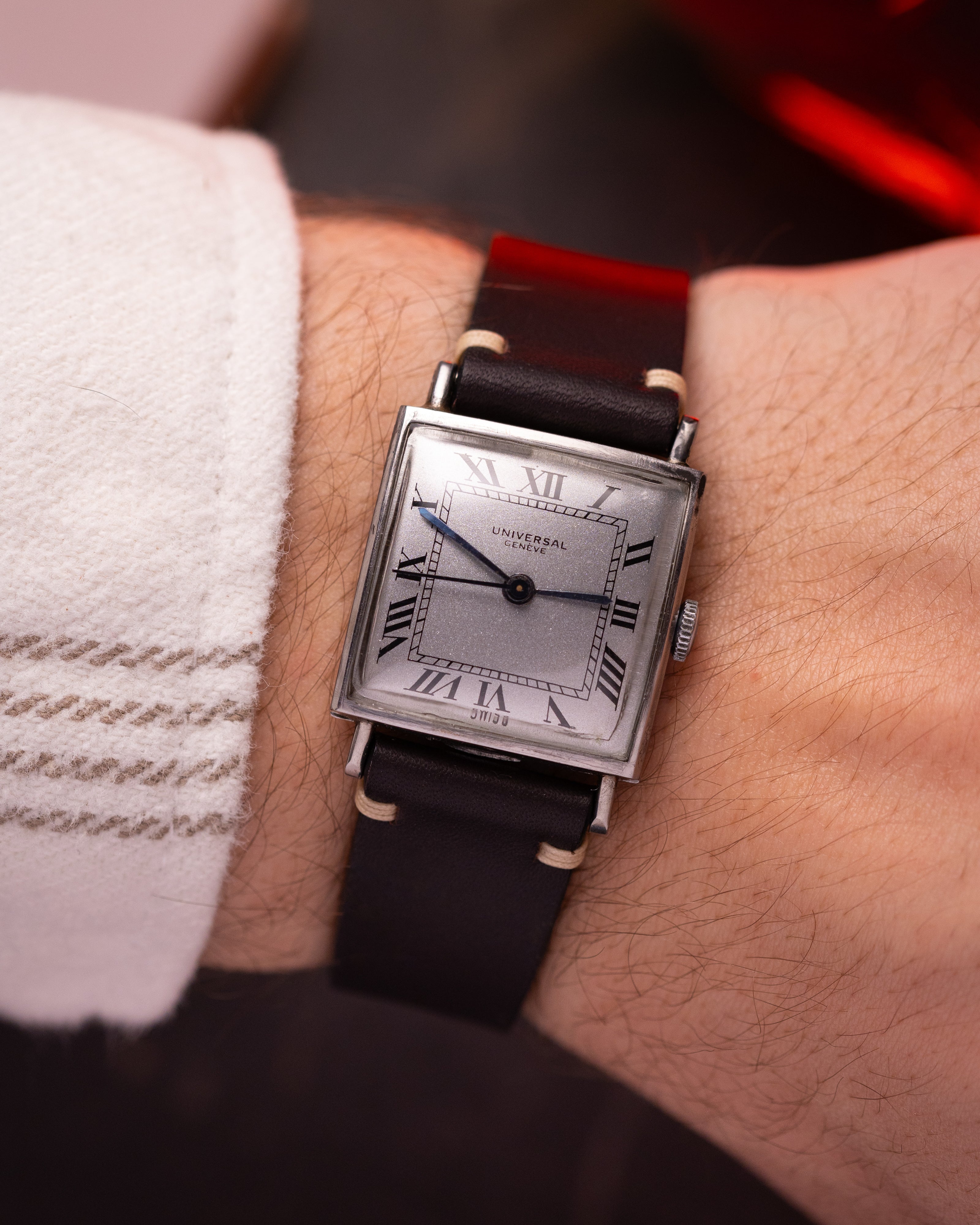 Luxury Vintage Universal Geneve watch from 1950's - VintageDuMarko