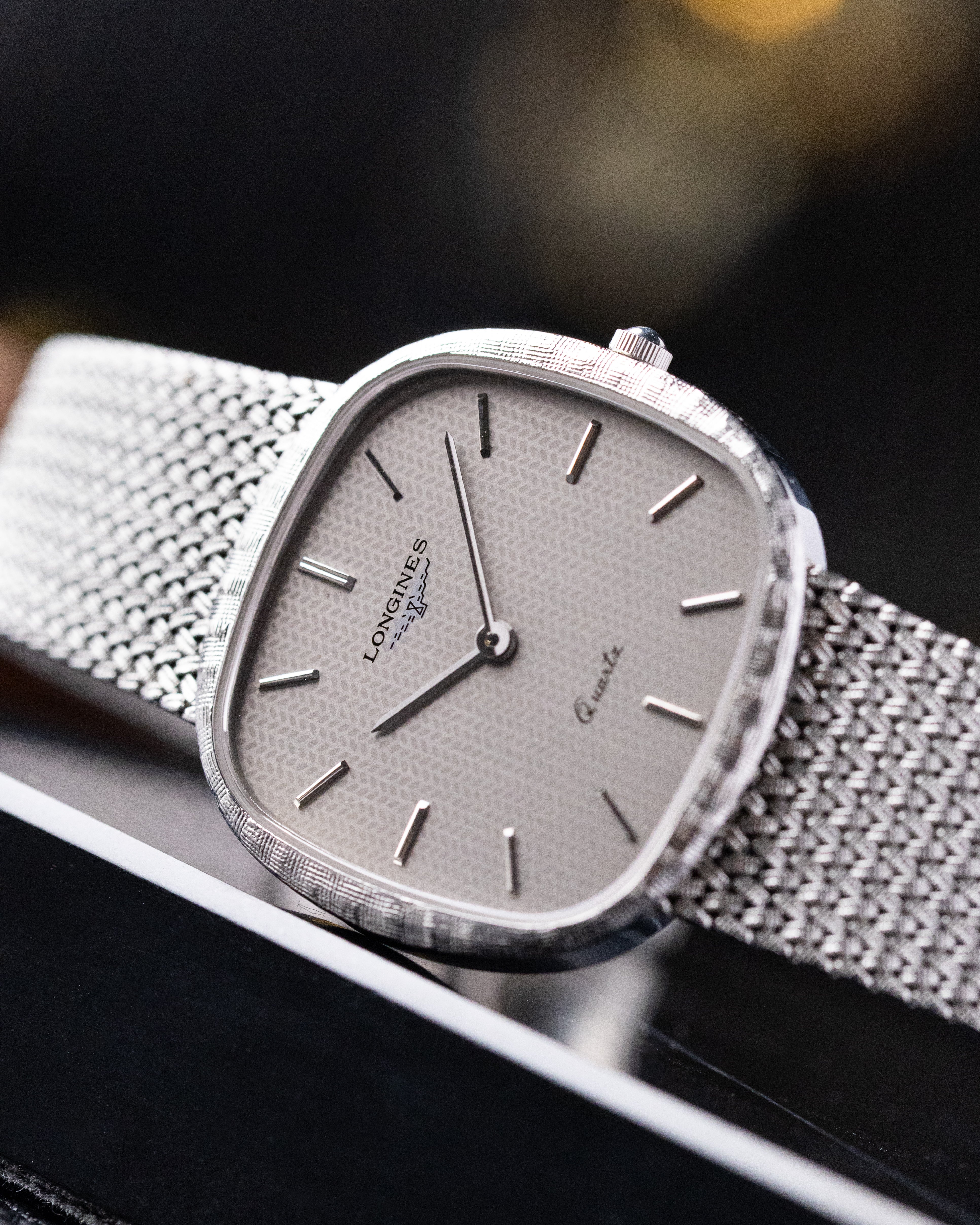 Neo - Vintage Longines Fashion Watch, Ellipse Case, Quartz from 1980’s - DuMarko