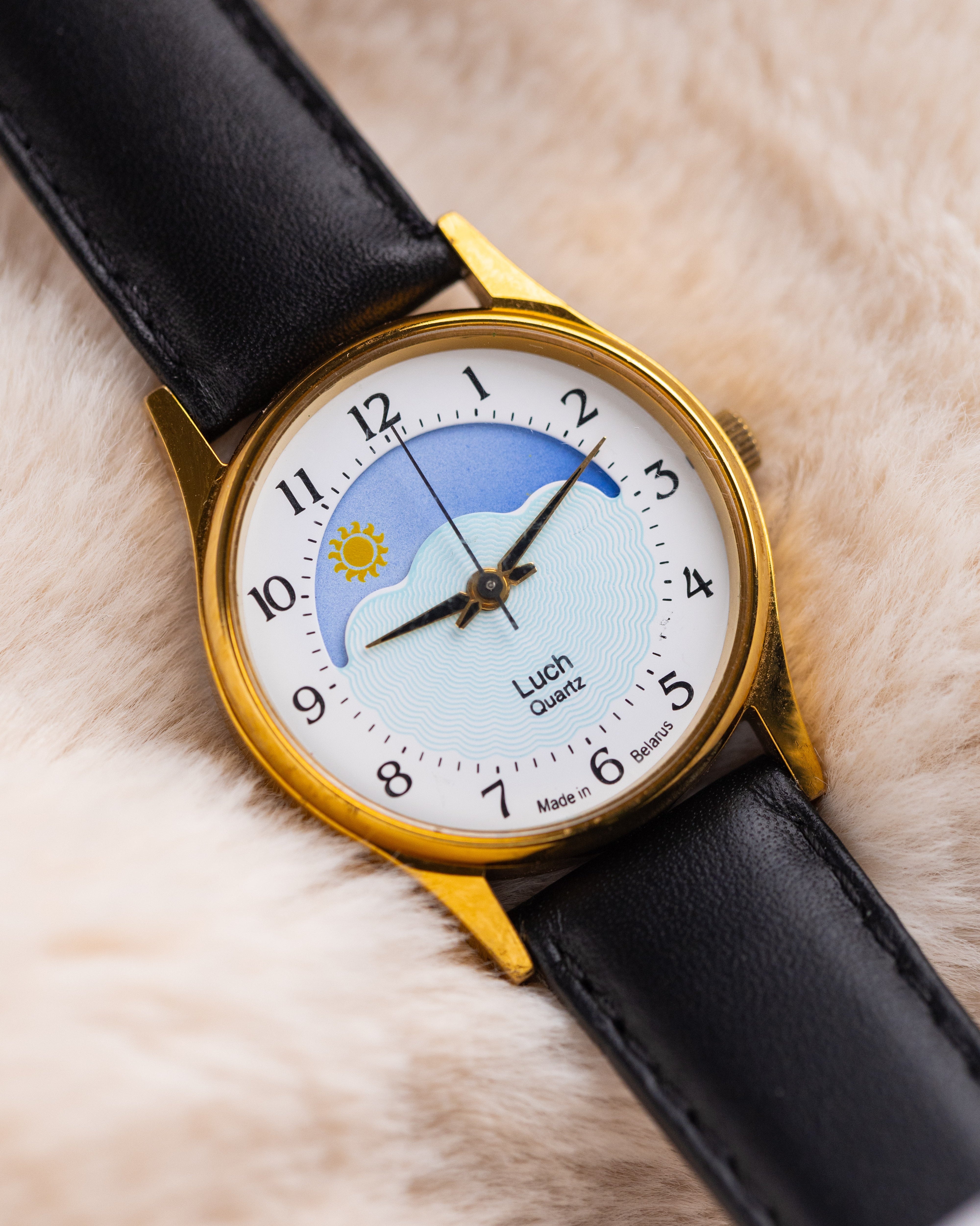 NOS Vintage Soviet "Luch" Moon and Sun Phases Watch, Quartz Unisex Watch - VintageDuMarko