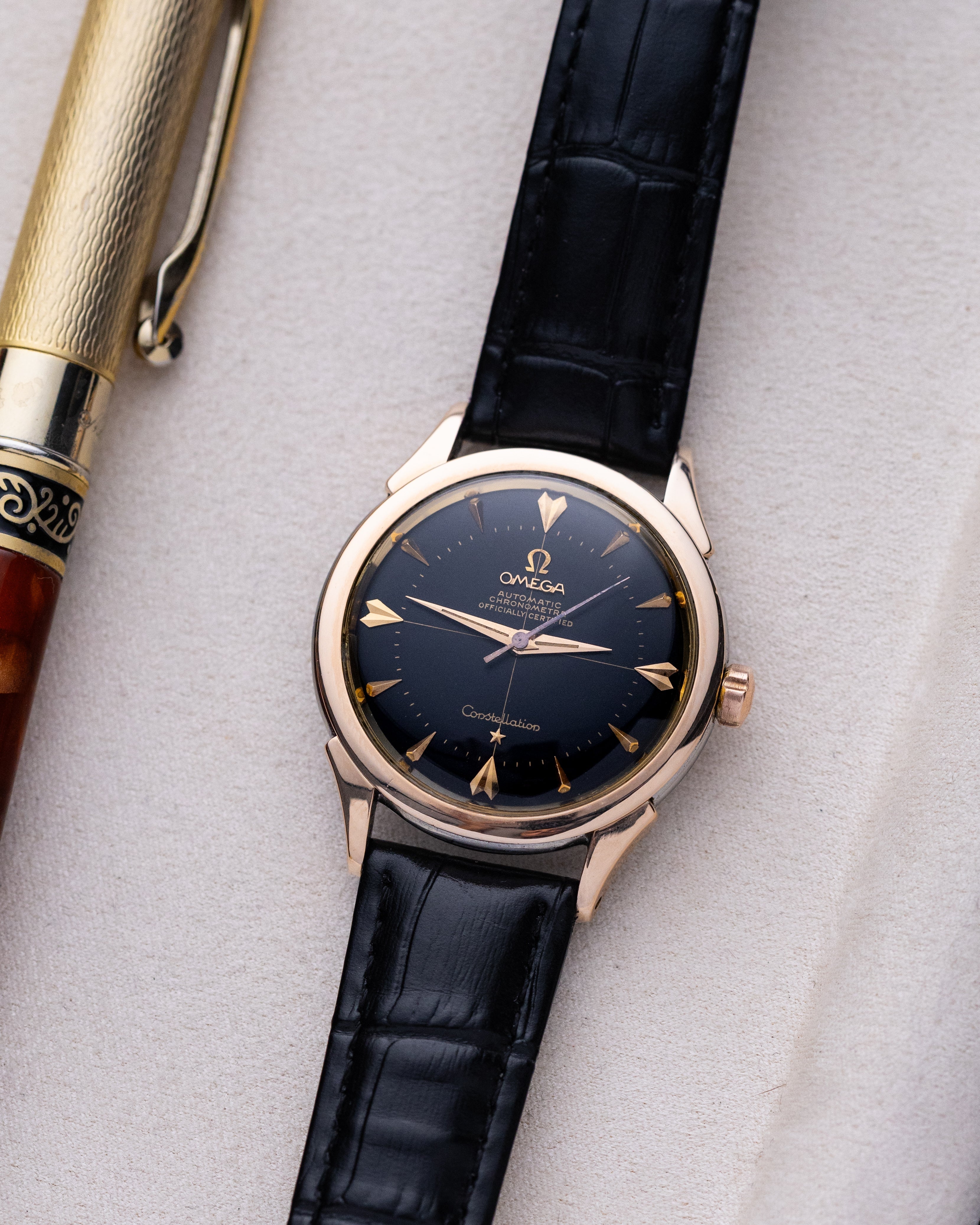 Omega Constellation, Vintage Swiss Watch, Ref. 2852 - 4 SC, Black Crosshair Dial from 1958 - DuMarko