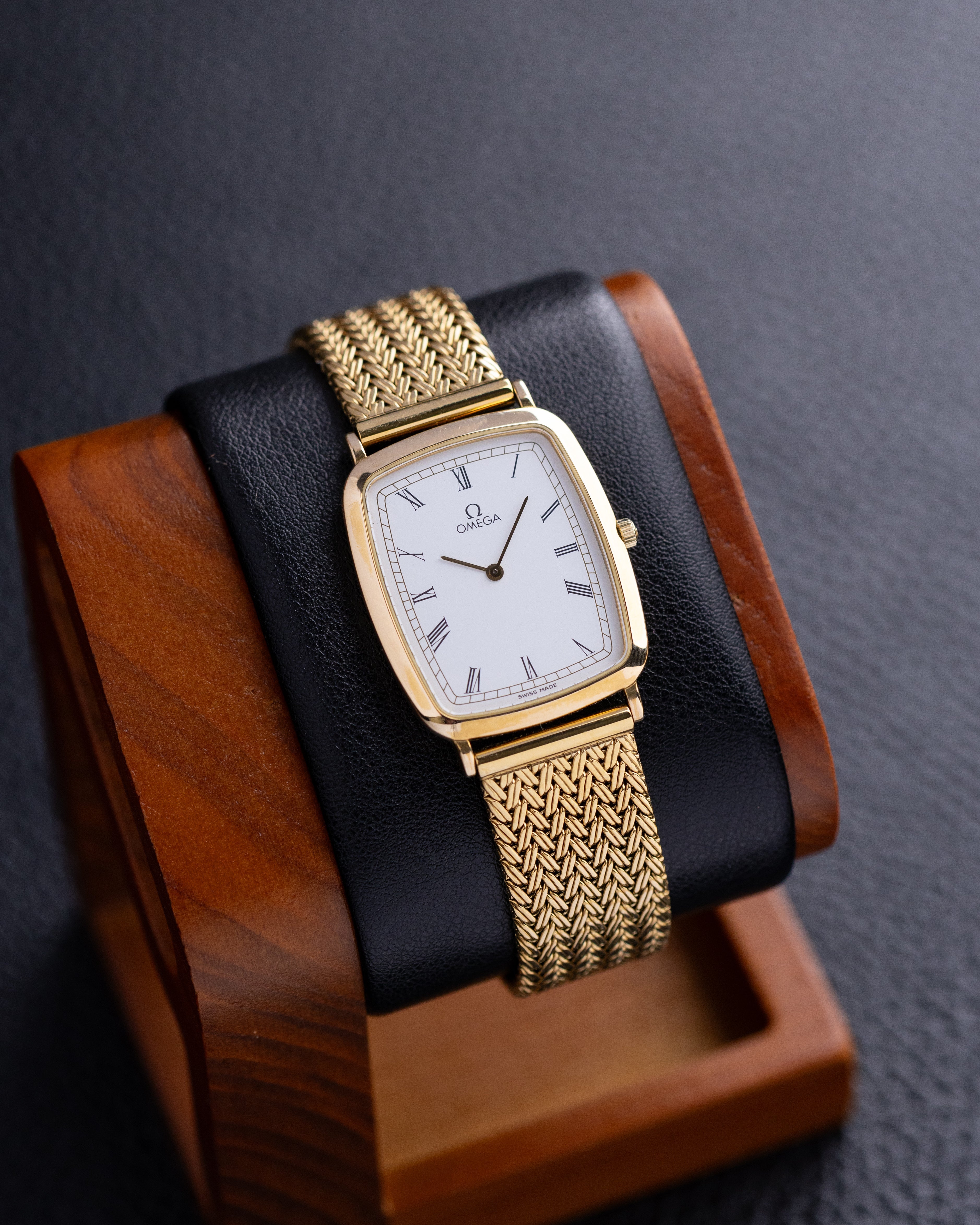 Omega De Ville, Vintage Quartz Watch, Extra Slim Dress Case from 1986 - DuMarko