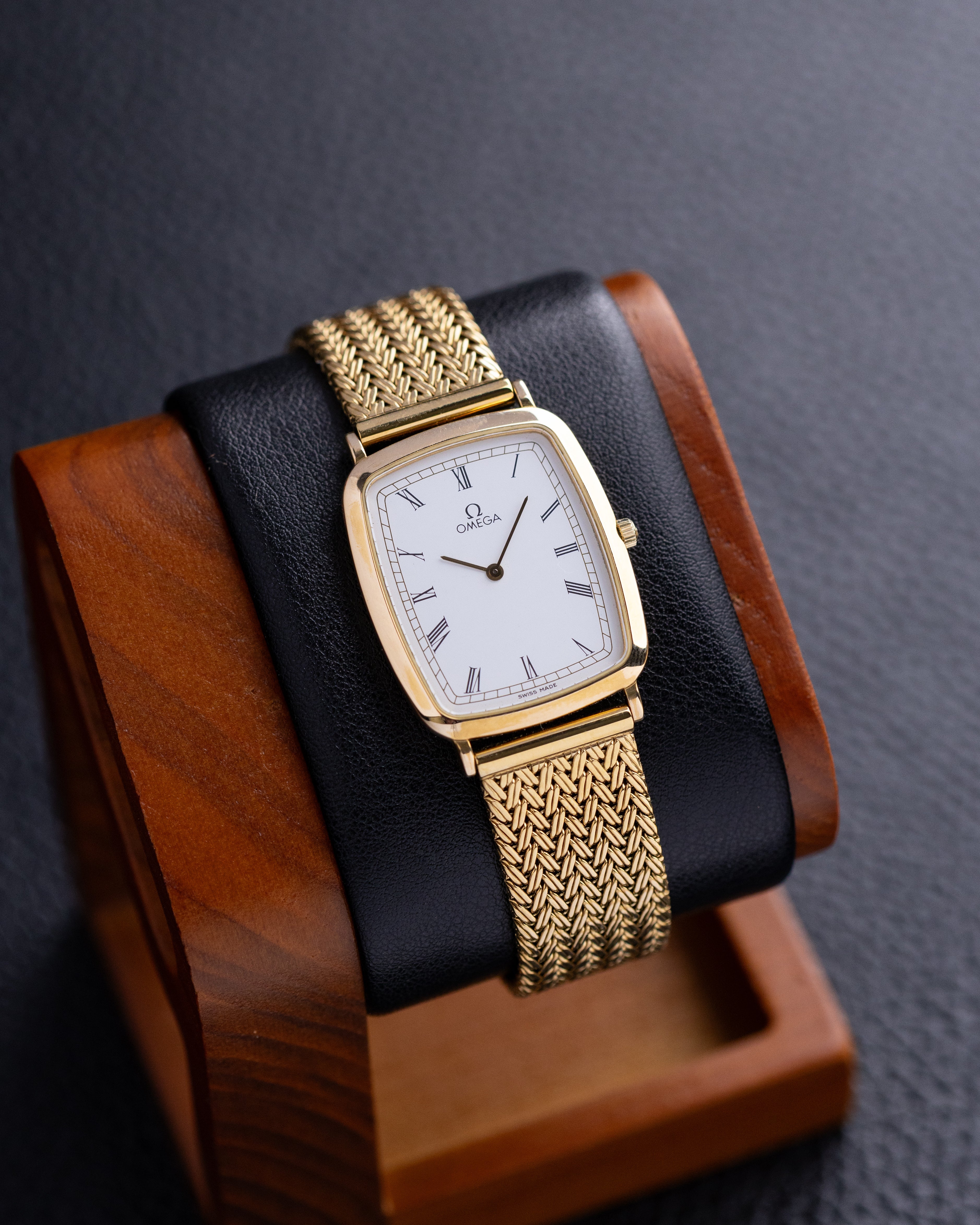 Omega De Ville, Vintage Quartz Watch, Extra Slim Dress Case from 1986 - DuMarko