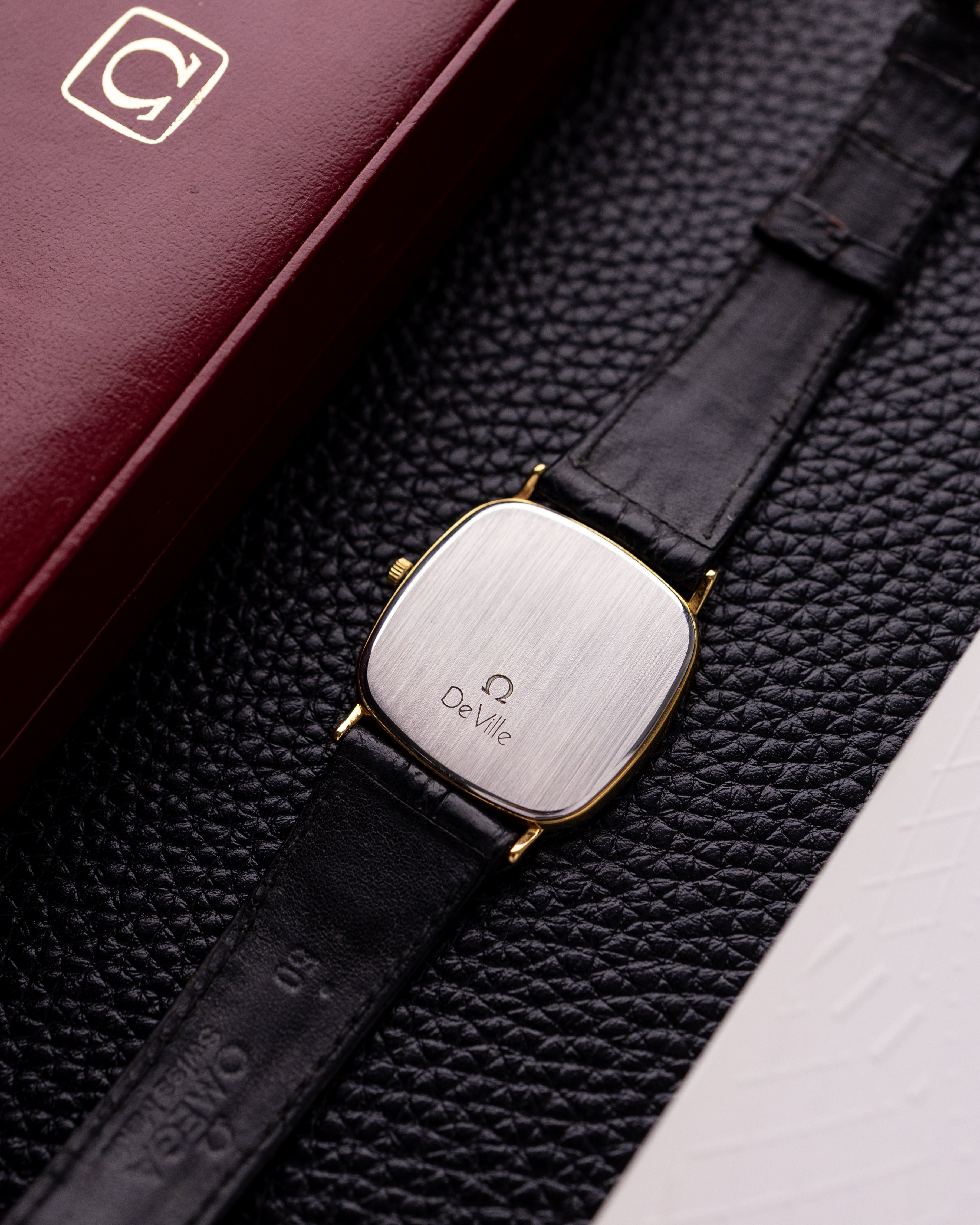 Omega De Ville, Vintage Quartz Watch, Extra Slim Dress Case from 1986 - DuMarko