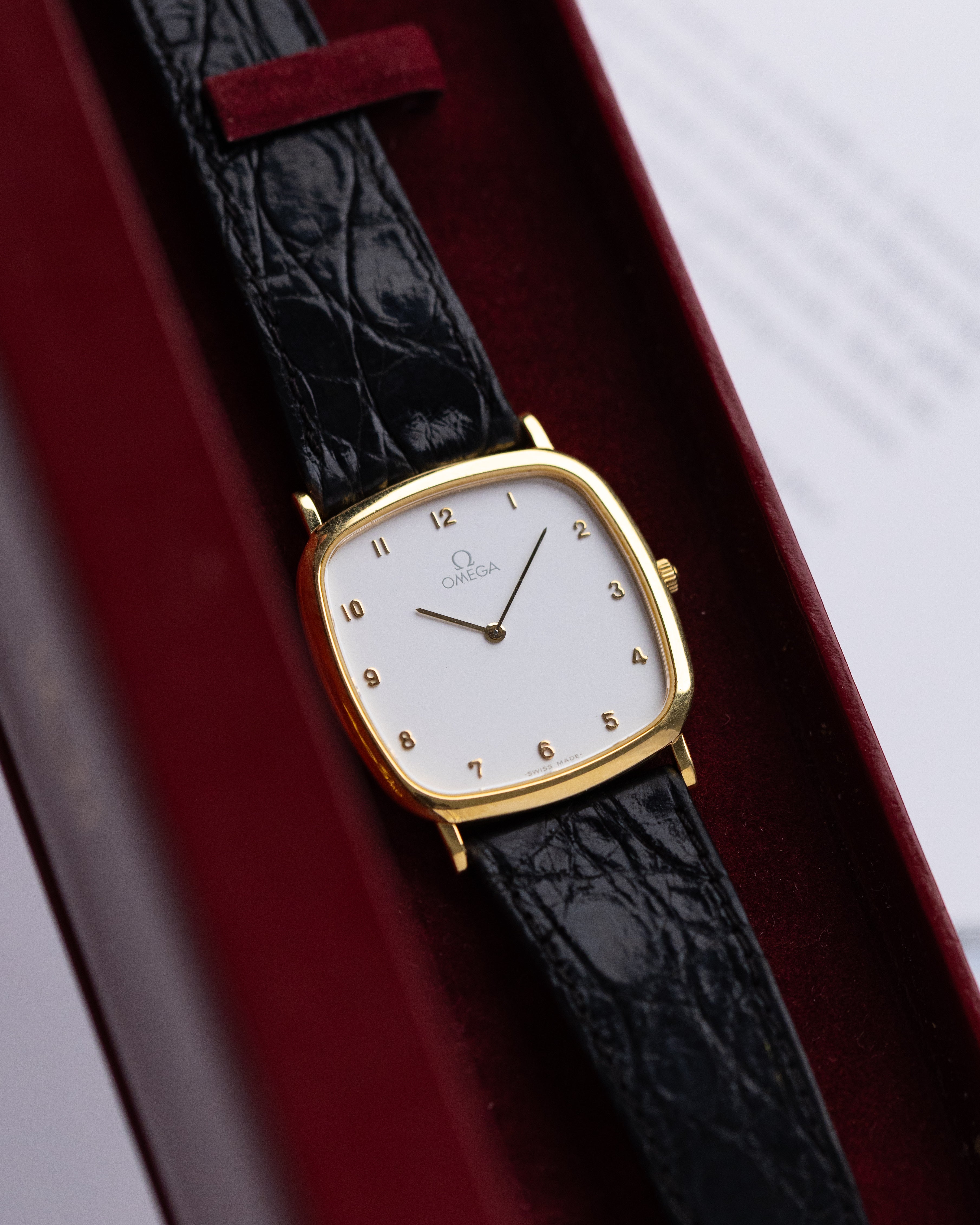 Omega De Ville, Vintage Quartz Watch, Extra Slim Dress Case from 1986 - DuMarko