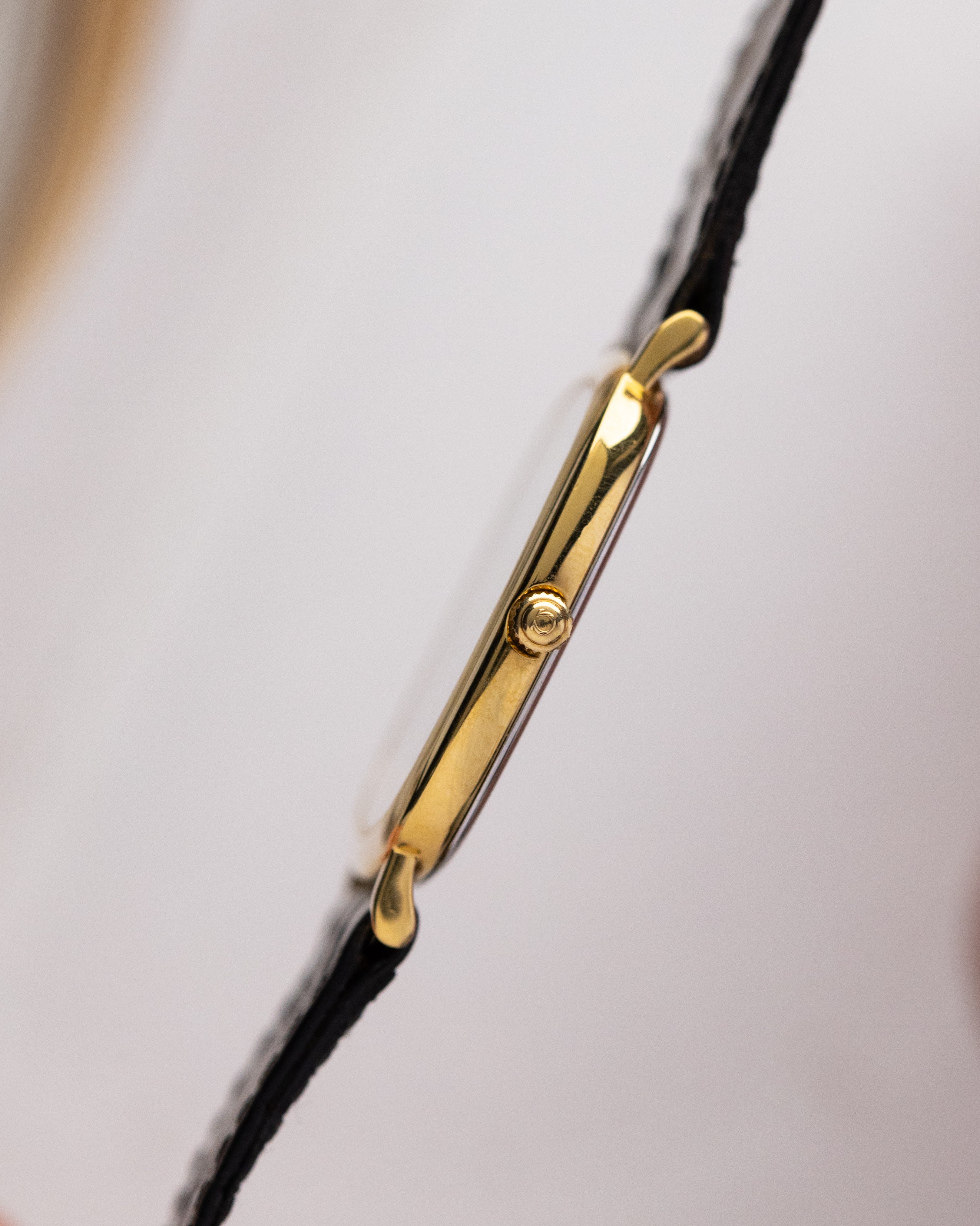 Omega De Ville, Vintage Quartz Watch, Extra Slim Dress Case from 1986 - DuMarko