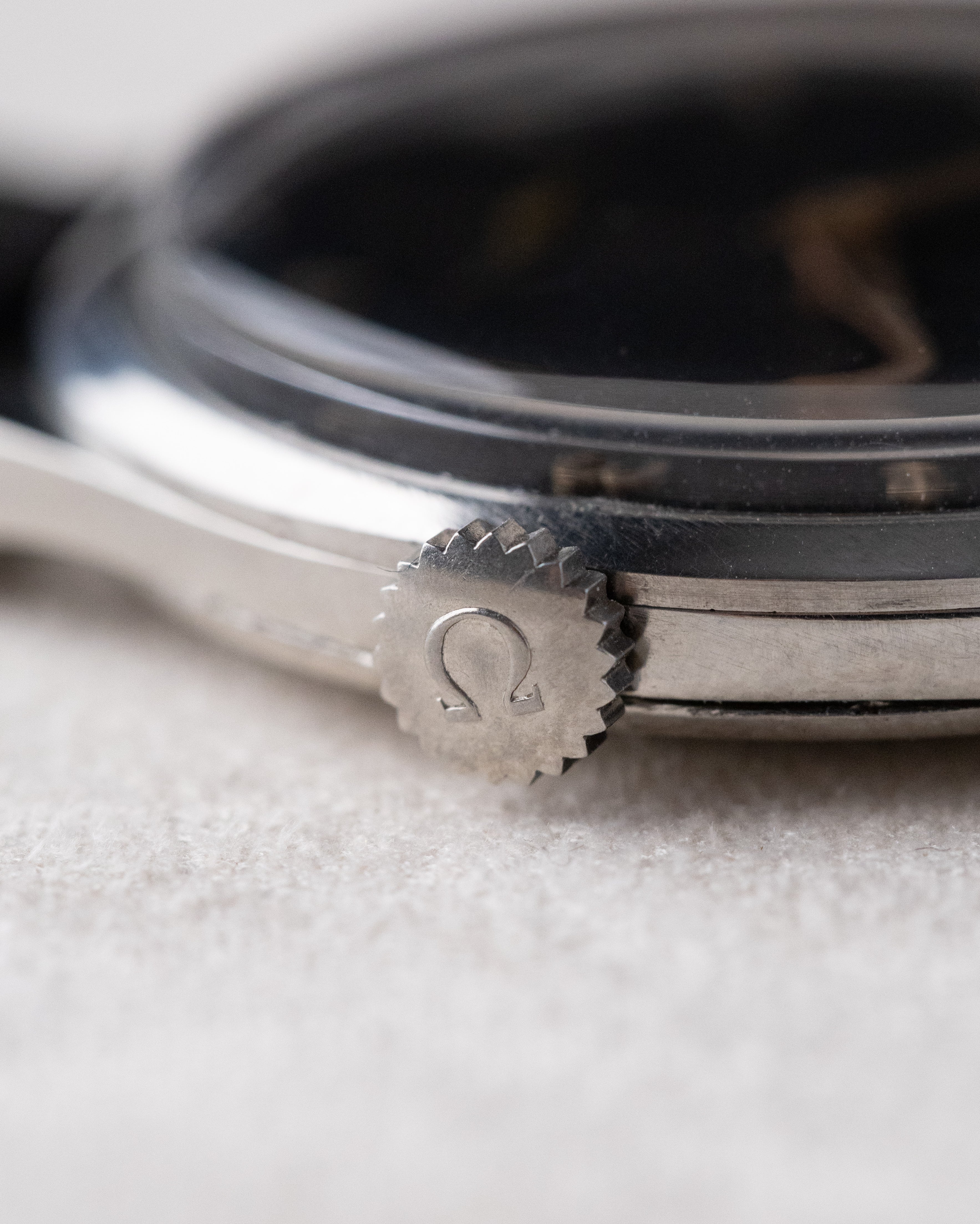 Omega Jumbo, Black Gilded Honeycomb Crosshair Dial, Vintage Swiss Watch from 1954 - DuMarko