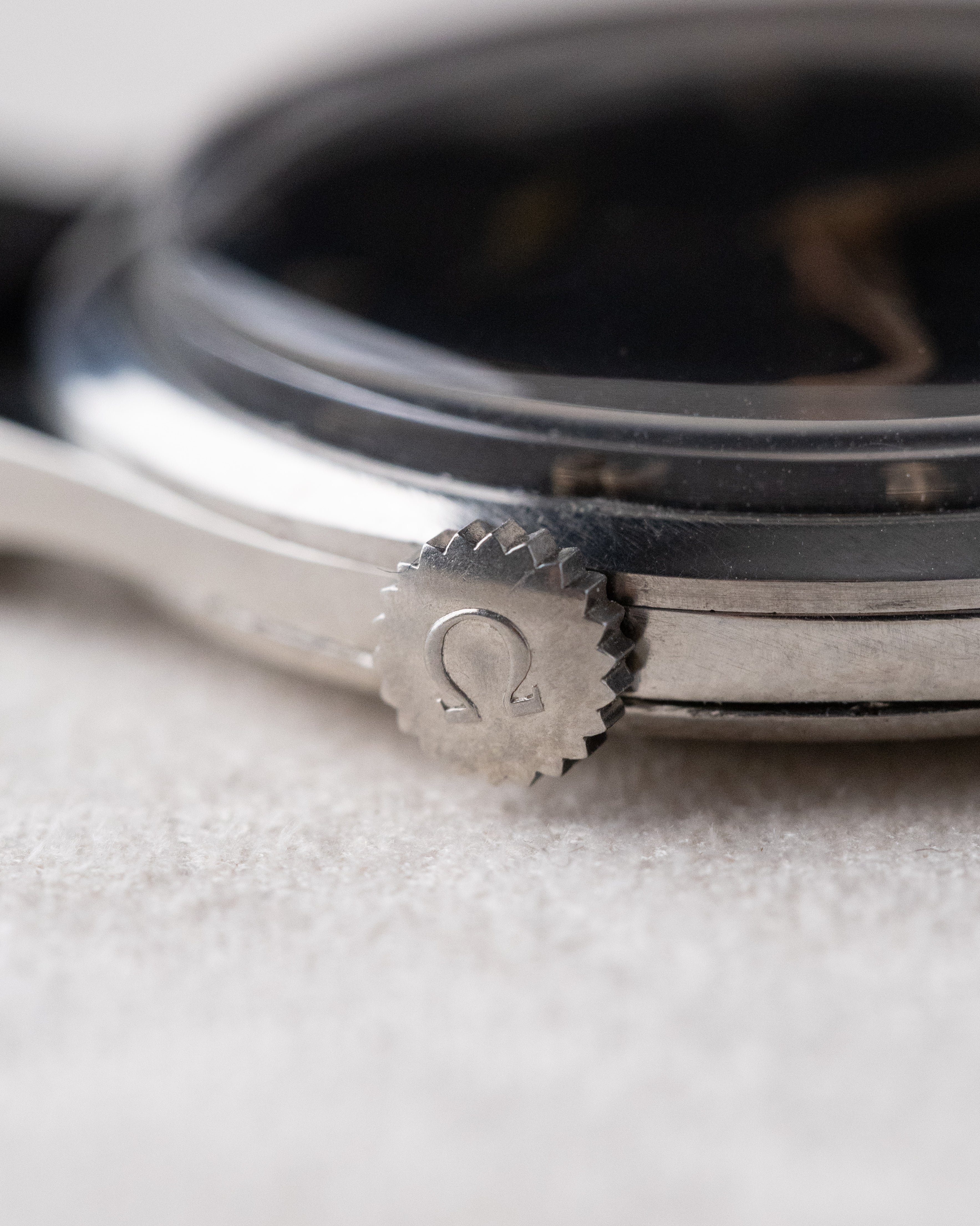 Omega Jumbo, Black Gilded Honeycomb Crosshair Dial, Vintage Swiss Watch from 1954 - DuMarko