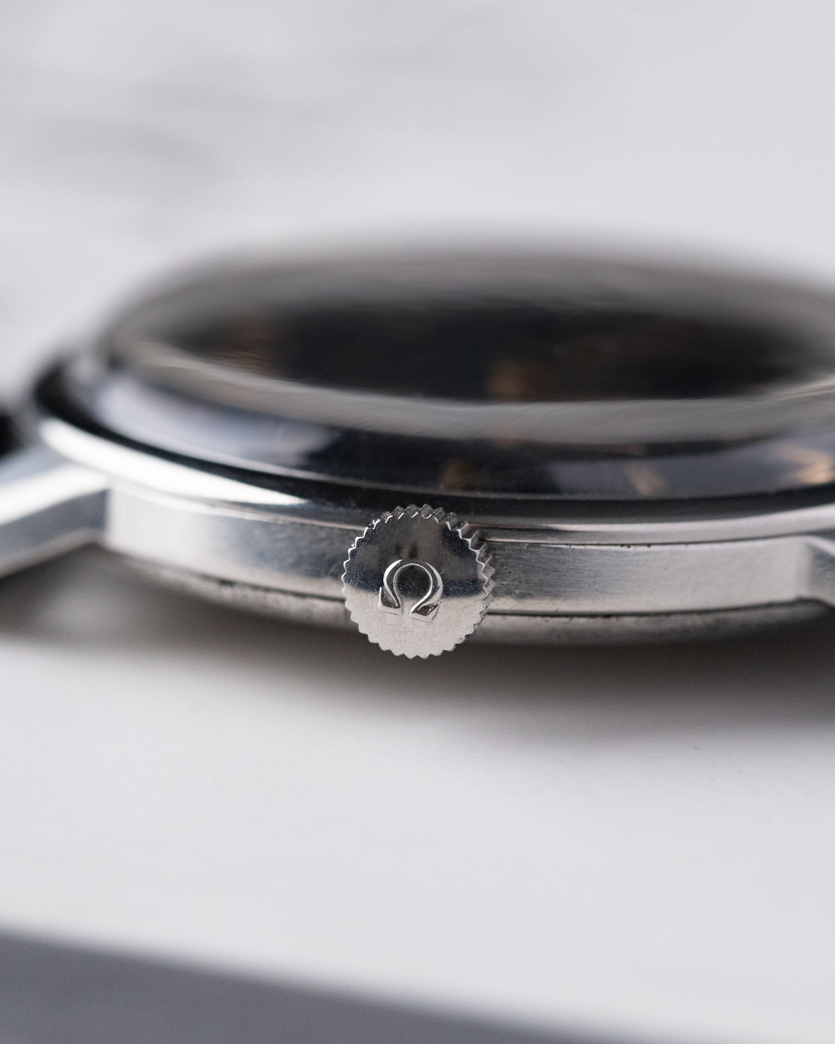 Omega Jumbo, Vintage Swiss watch, Ref. 2272 - 6, Black Linen Crosshair Gilded Dial from 1952 - DuMarko