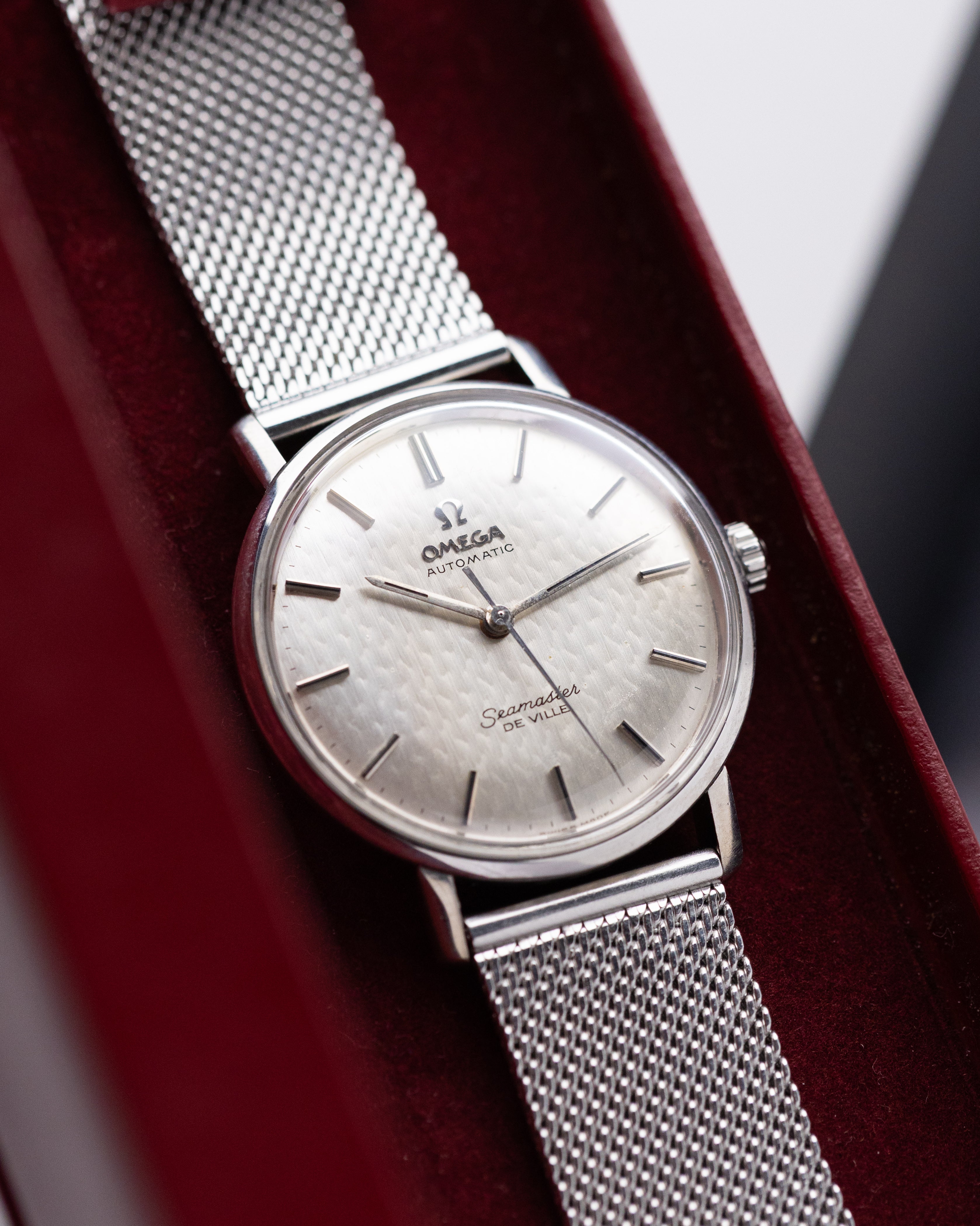 Omega Seamaster De Ville Ref. 165.020, Cal. 552, Linen Dial,Monocoque Case, Vintage Swiss Watch - DuMarko