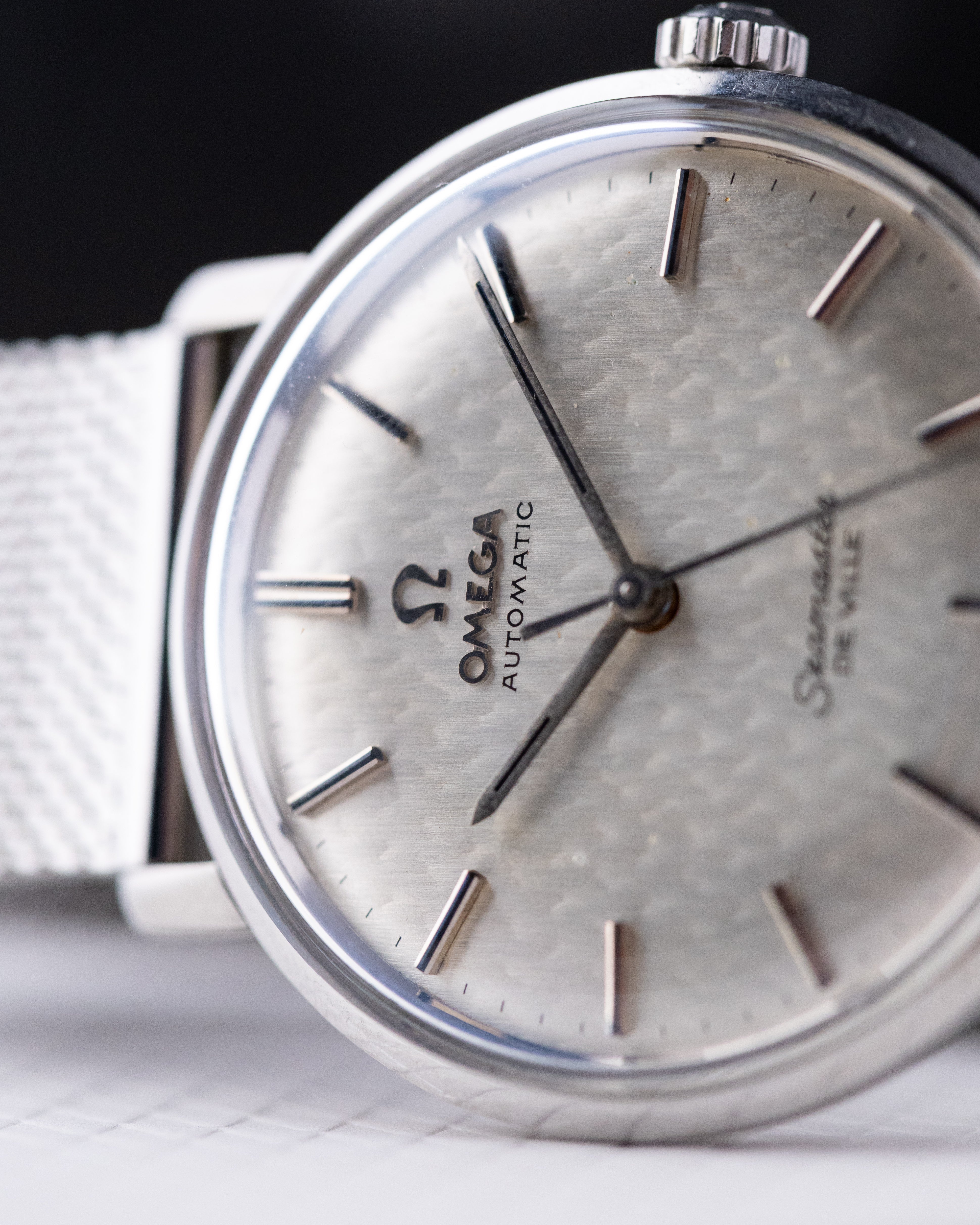 Omega Seamaster De Ville Ref. 165.020, Cal. 552, Linen Dial,Monocoque Case, Vintage Swiss Watch - DuMarko