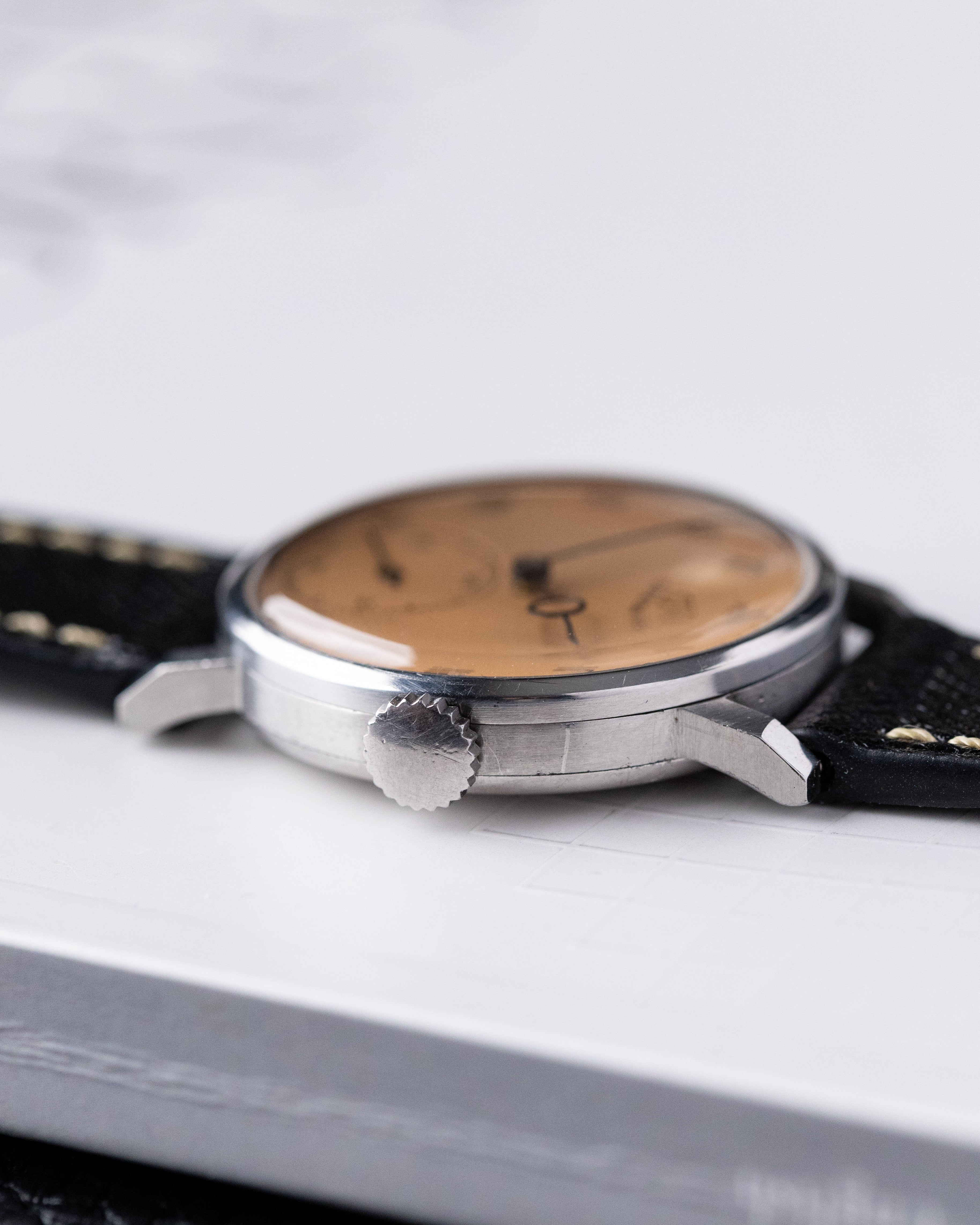 Omega Vintage Art Deco dress watch, Pontife hands, Cal. 30T2, Swiss Made, Salmon Dial from 1939 - DuMarko