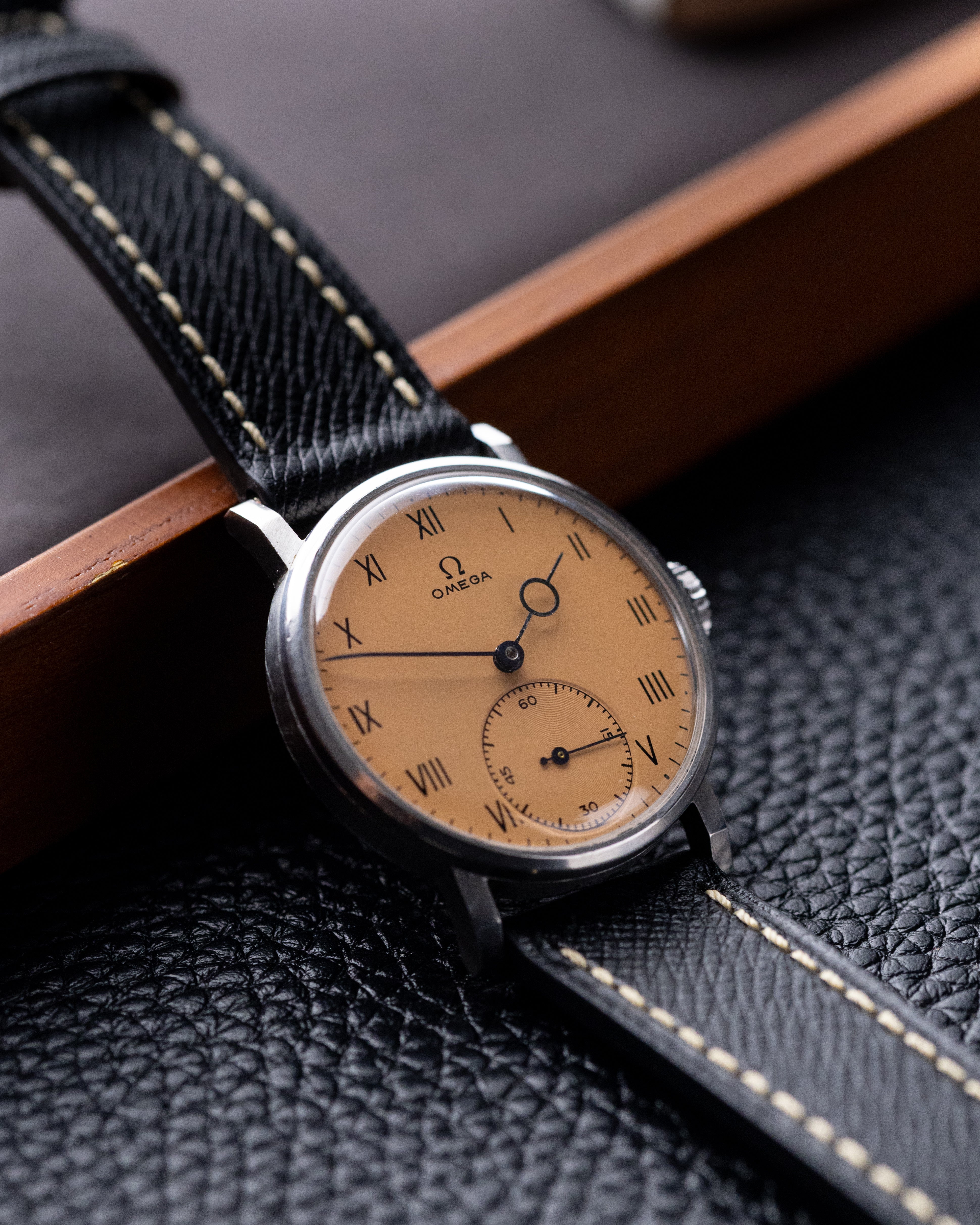 Omega Vintage Art Deco dress watch, Pontife hands, Cal. 30T2, Swiss Made, Salmon Dial from 1939 - DuMarko