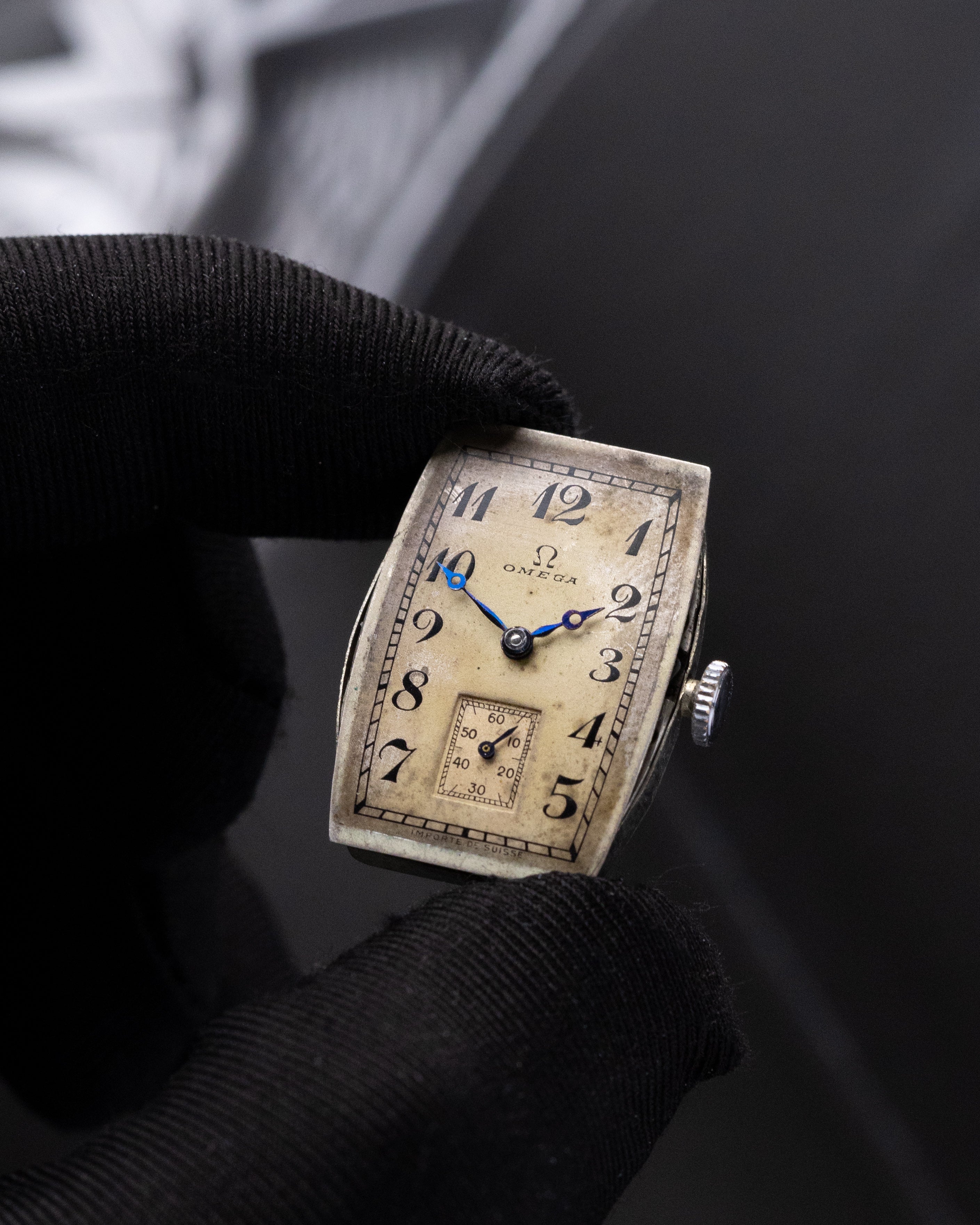 Omega Vintage Art Deco Tank, Tonneau (barrel - shaped) case, Cal. 20F from 1930 - DuMarko