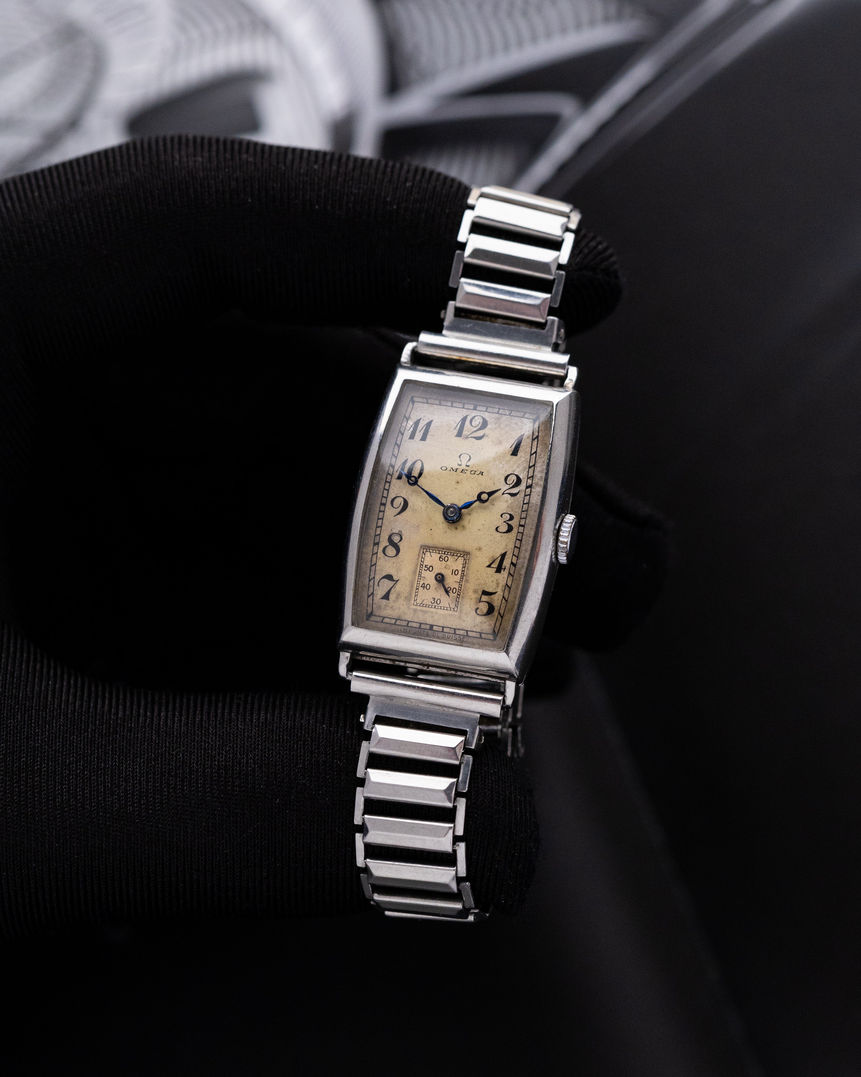Omega Vintage Art Deco Tank, Tonneau (barrel - shaped) case, Cal. 20F from 1930 - DuMarko