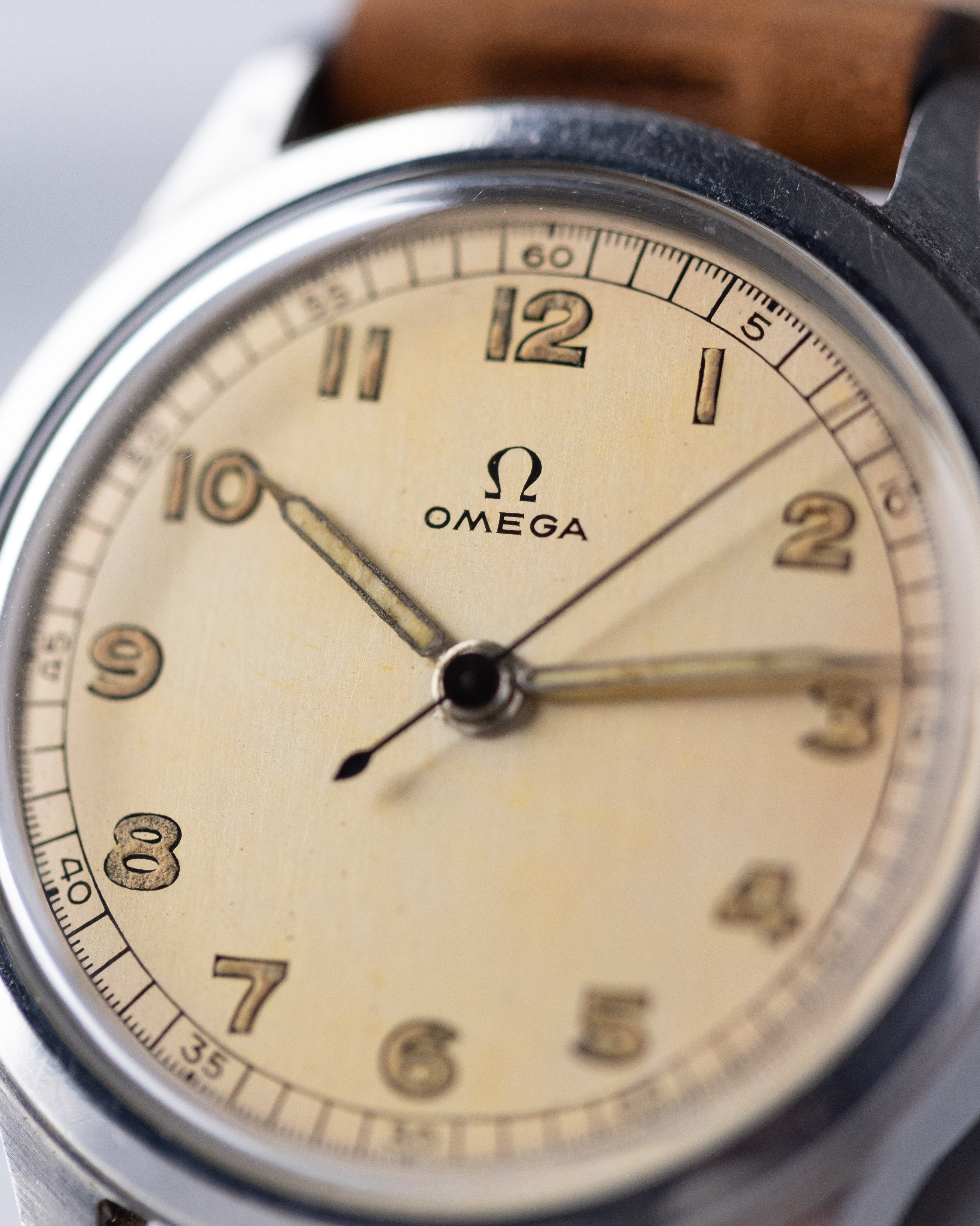 Omega Vintage Swiss watch, Radium Dial, Ref. 2179/2, Cal. 20 F from 1945 - DuMarko