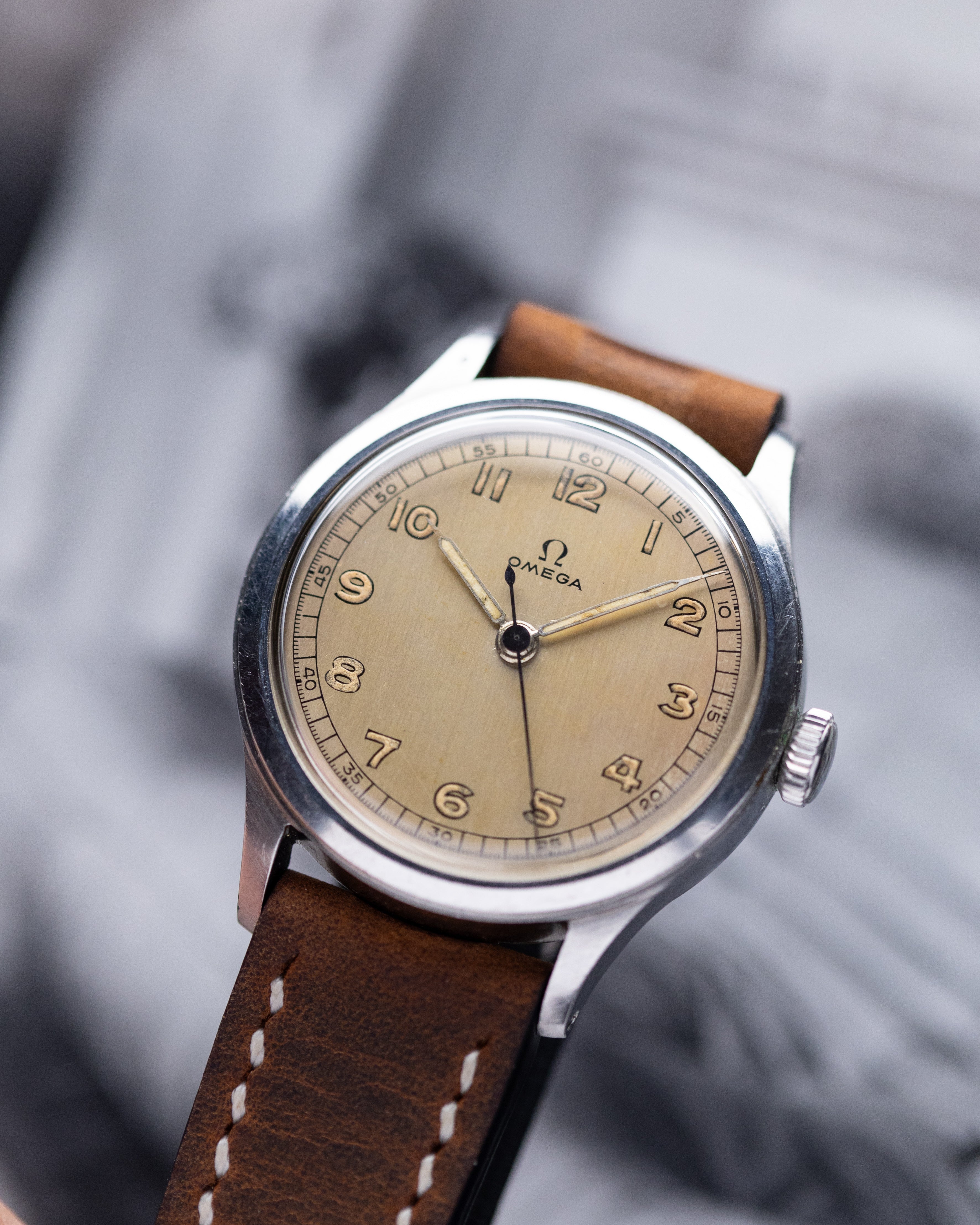 Omega Vintage Swiss watch, Radium Dial, Ref. 2179/2, Cal. 20 F from 1945 - DuMarko