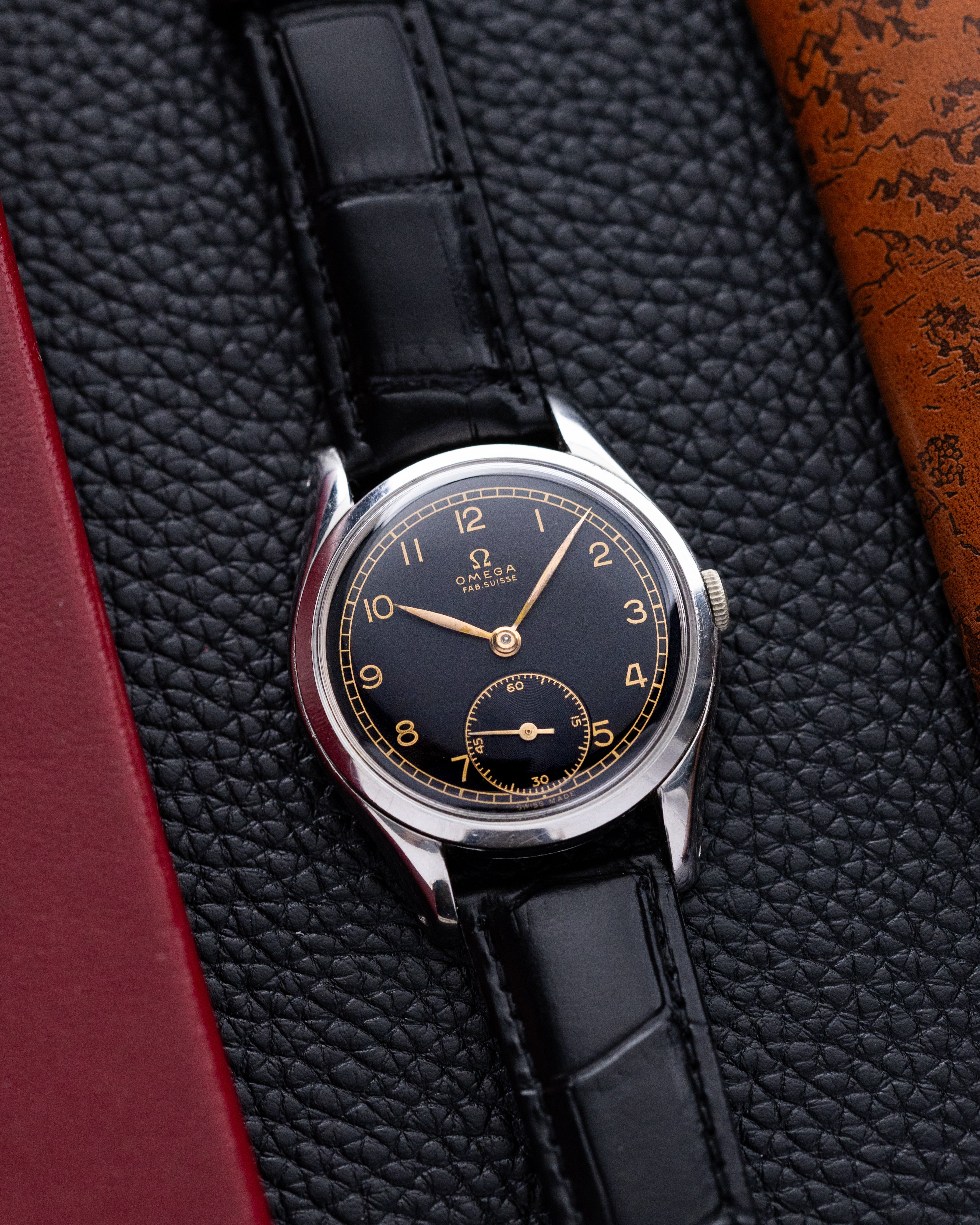 Omega Vintage Swiss Watch, Ref. 2503 - 7, Black Gilt Dial, Cal. 265 from 1947 - DuMarko