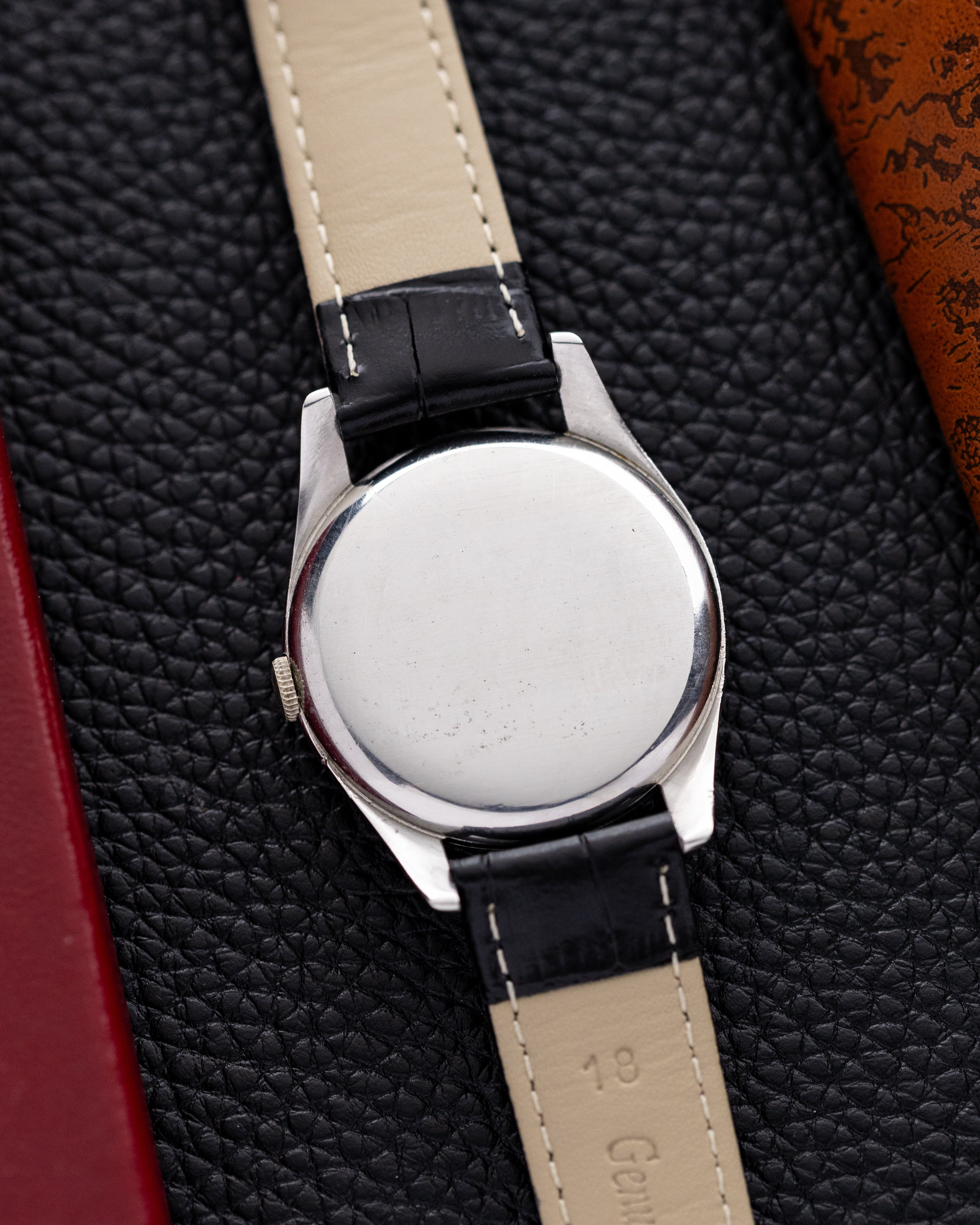 Omega Vintage Swiss Watch, Ref. 2503 - 7, Black Gilt Dial, Cal. 265 from 1947 - DuMarko