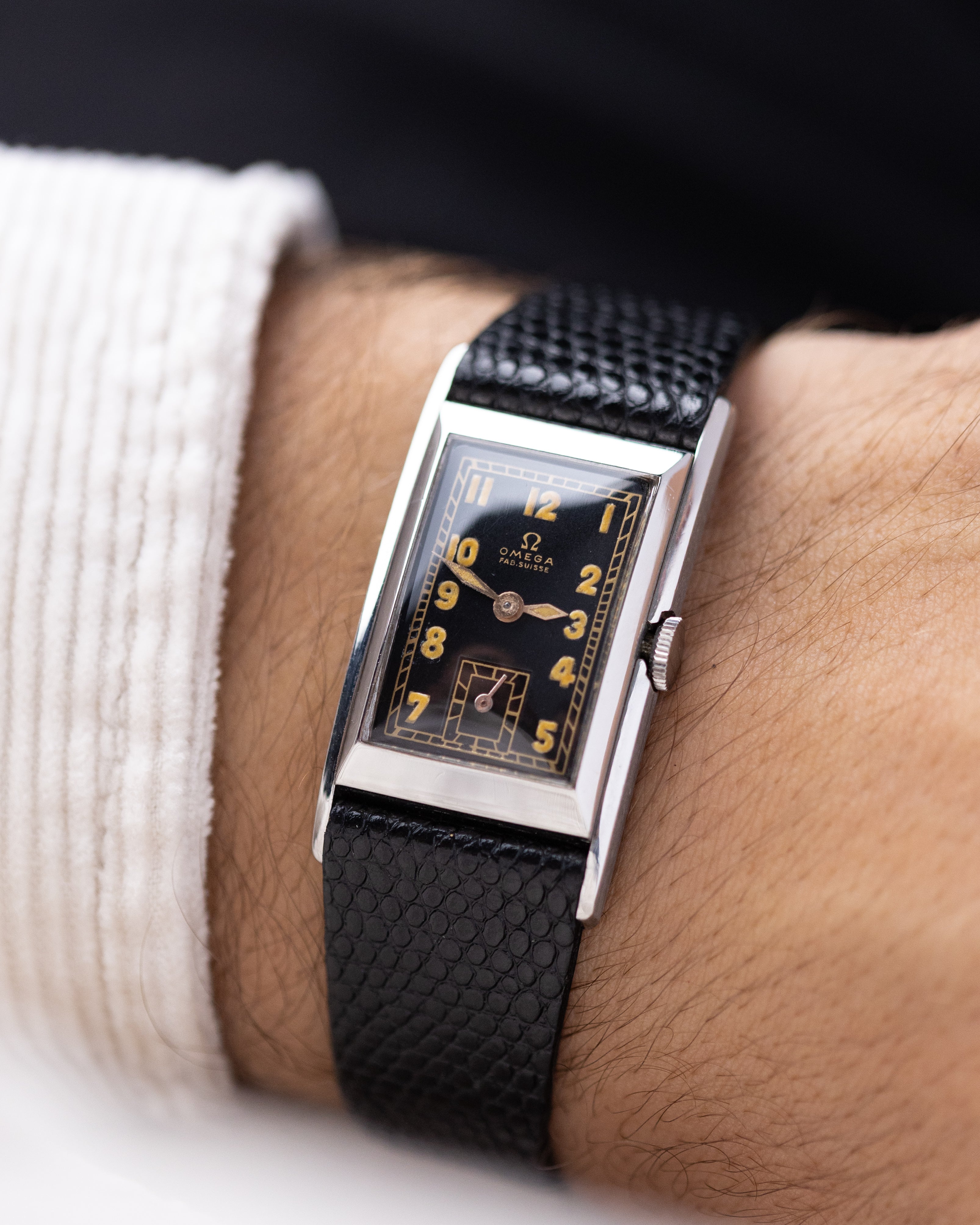 Omega Vintage Tonneau Pupitre Curvex Case, Cal. T17, Art Deco Style from 1930 - DuMarko