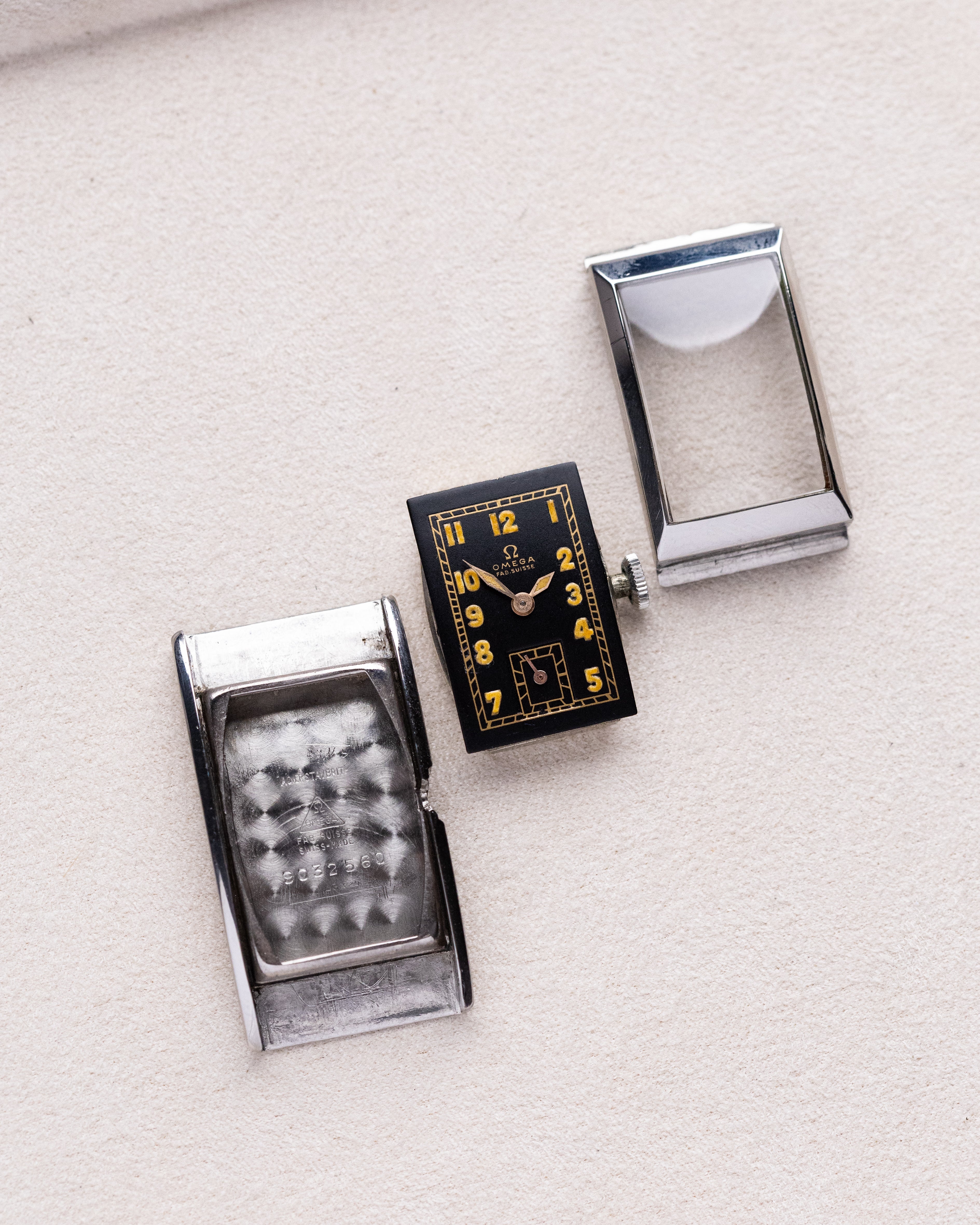 Omega Vintage Tonneau Pupitre Curvex Case, Cal. T17, Art Deco Style from 1930 - DuMarko