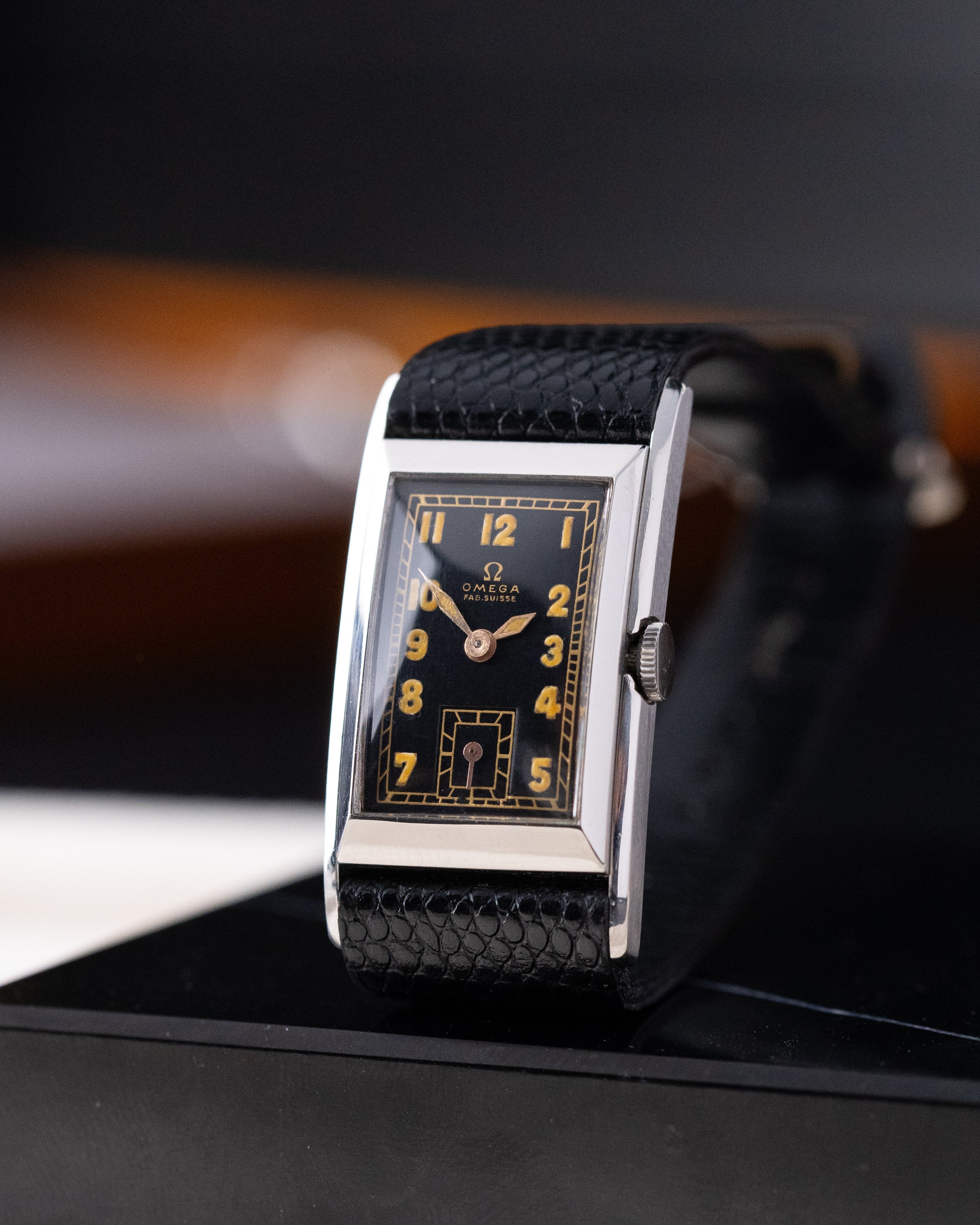 Omega Vintage Tonneau Pupitre Curvex Case, Cal. T17, Art Deco Style from 1930 - DuMarko