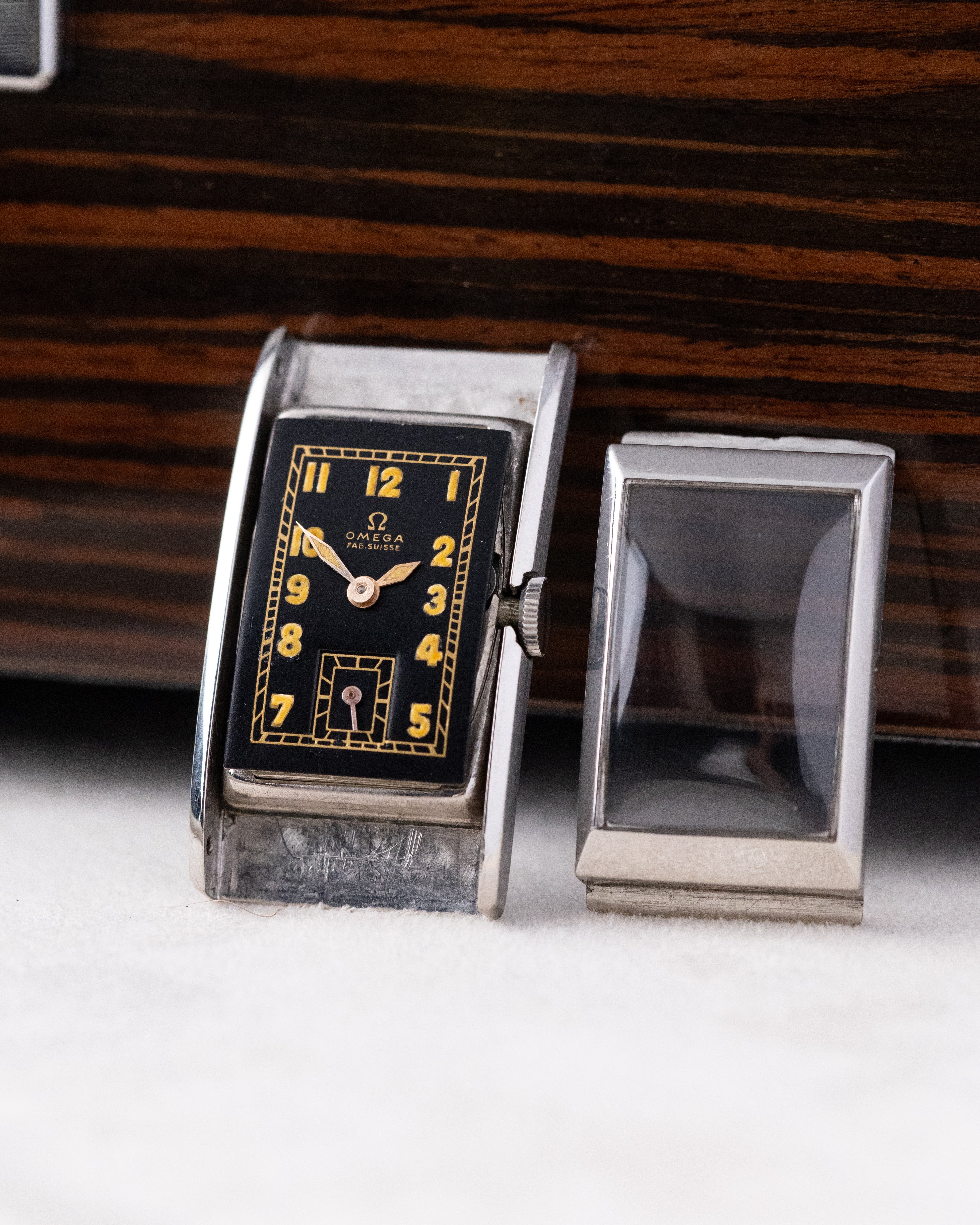Omega Vintage Tonneau Pupitre Curvex Case, Cal. T17, Art Deco Style from 1930 - DuMarko
