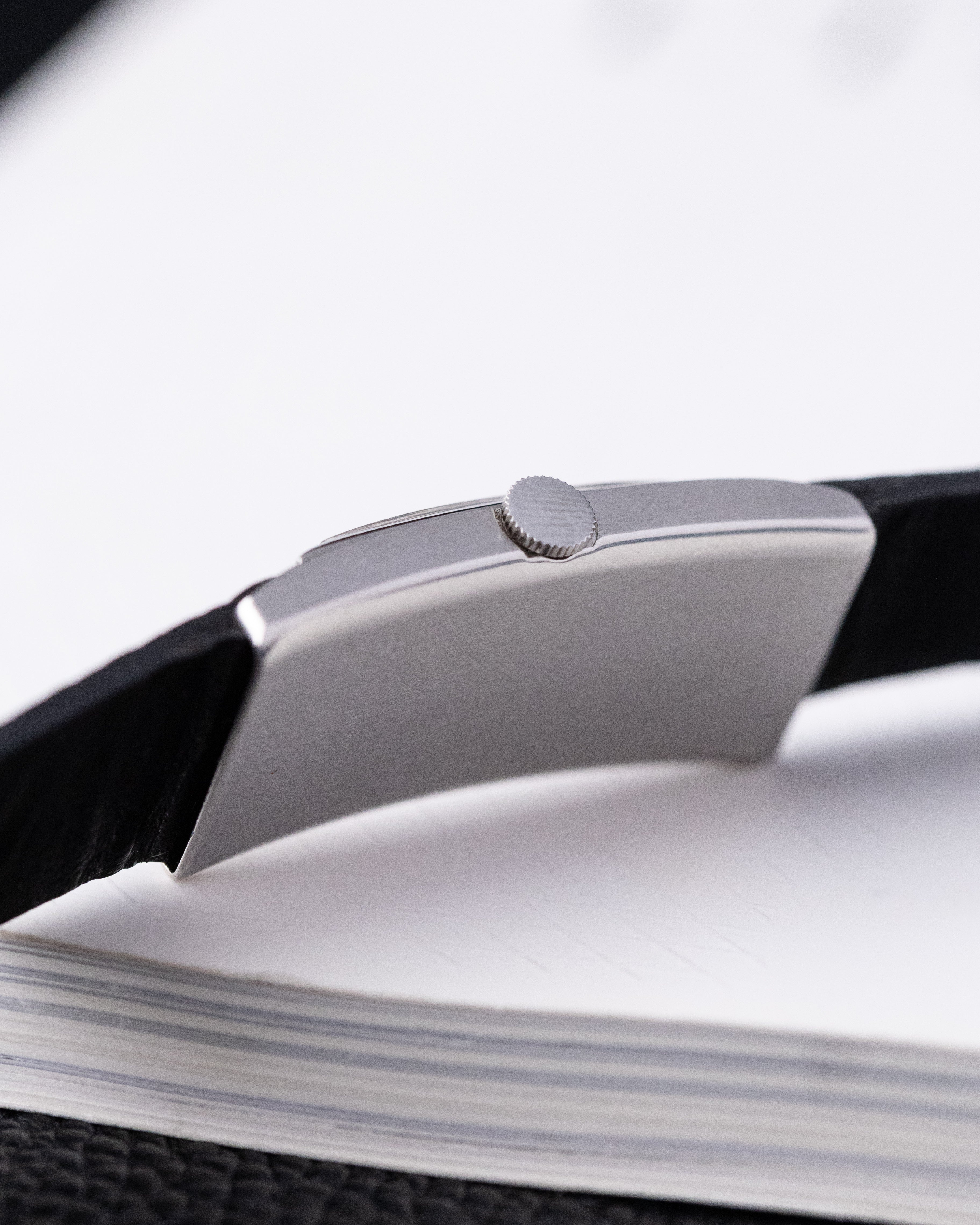 Omega Vintage Tonneau Pupitre Curvex Case, Cal. T17, Art Deco Style from 1930 - DuMarko