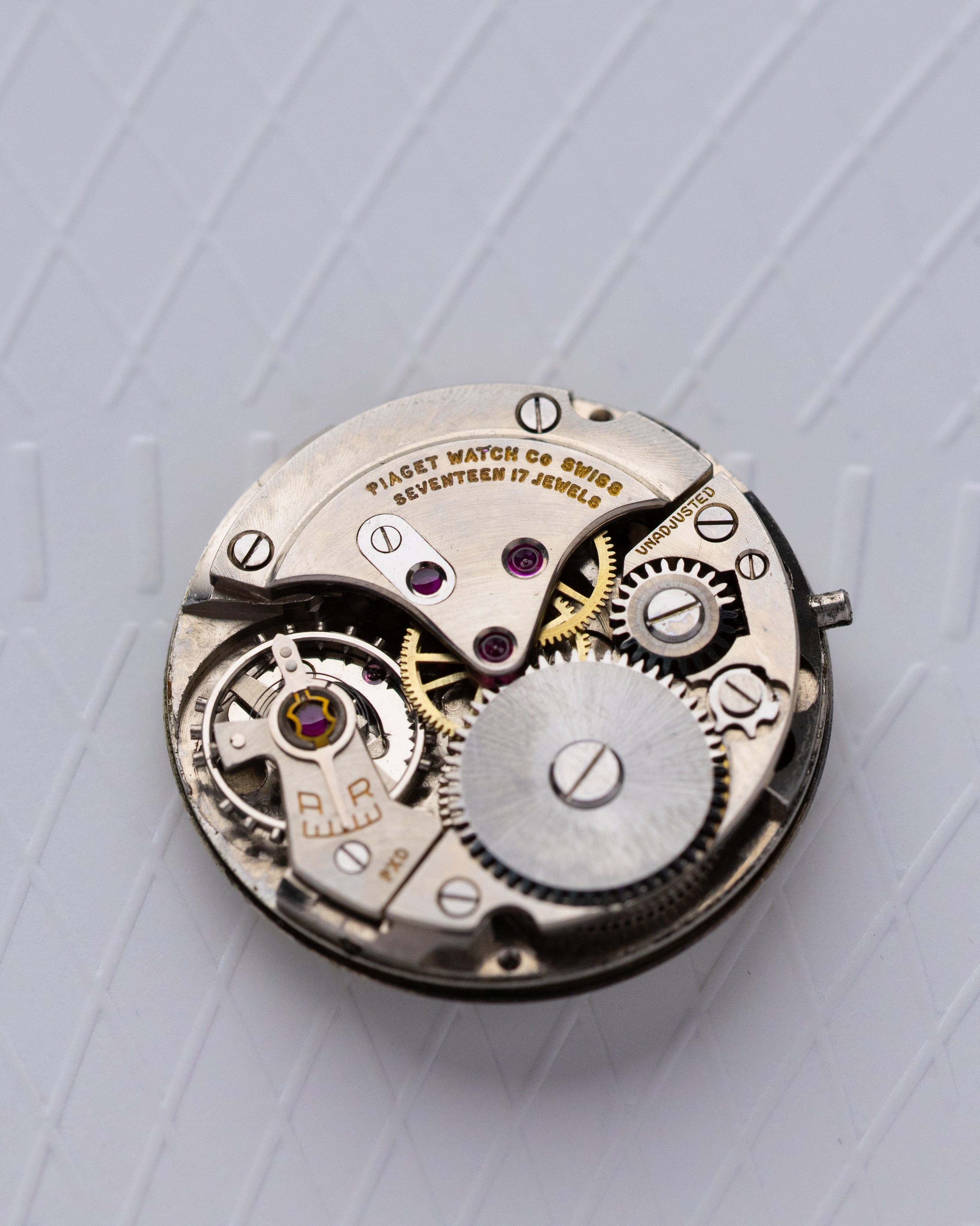 Piaget Ultra Rare Clamshell Case, Cal.1080, Schmitz case from 1950's - DuMarko