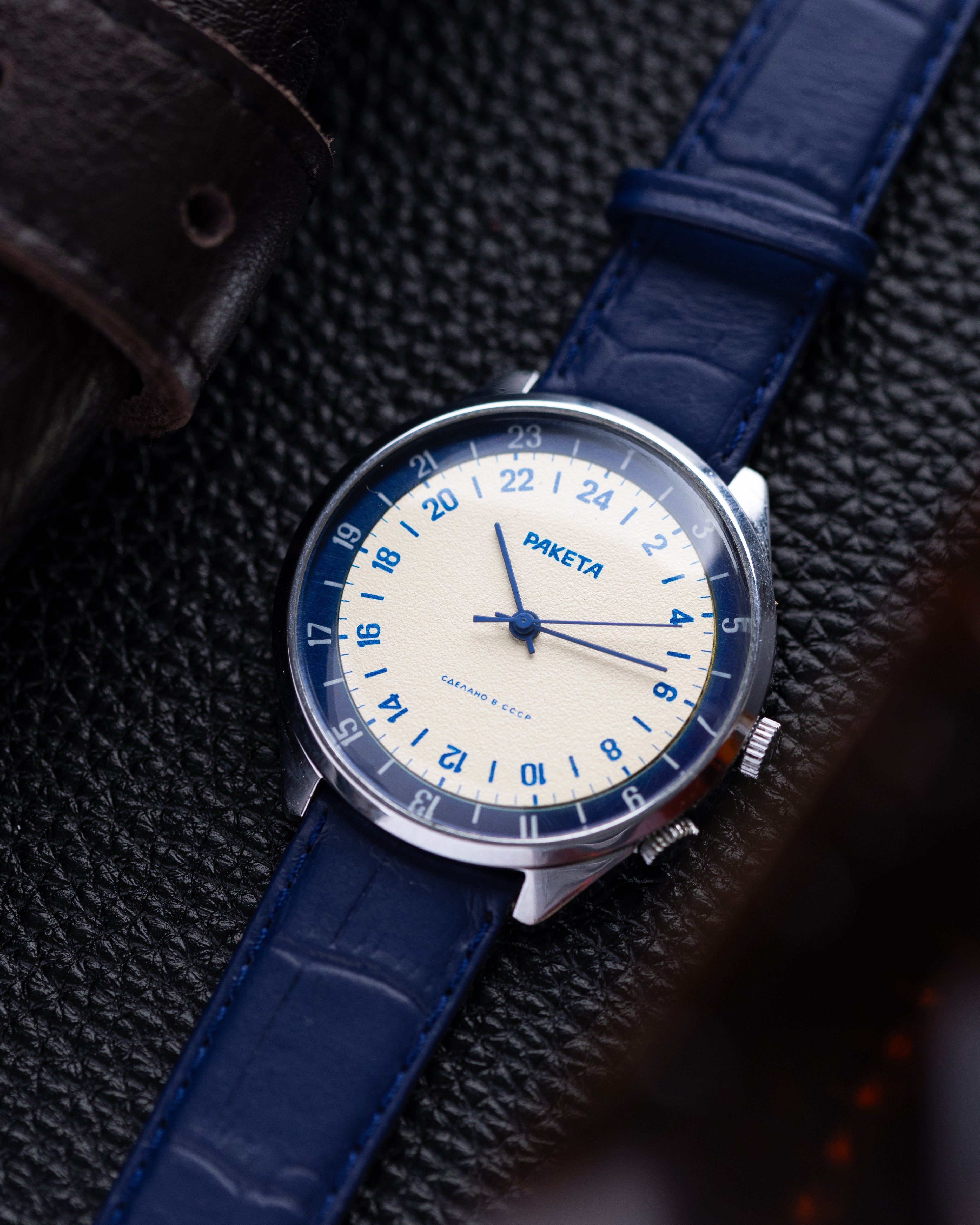 Raketa Vintage watch 24 hours Original dial Oversize case 40 mm from 1970's - DuMarko