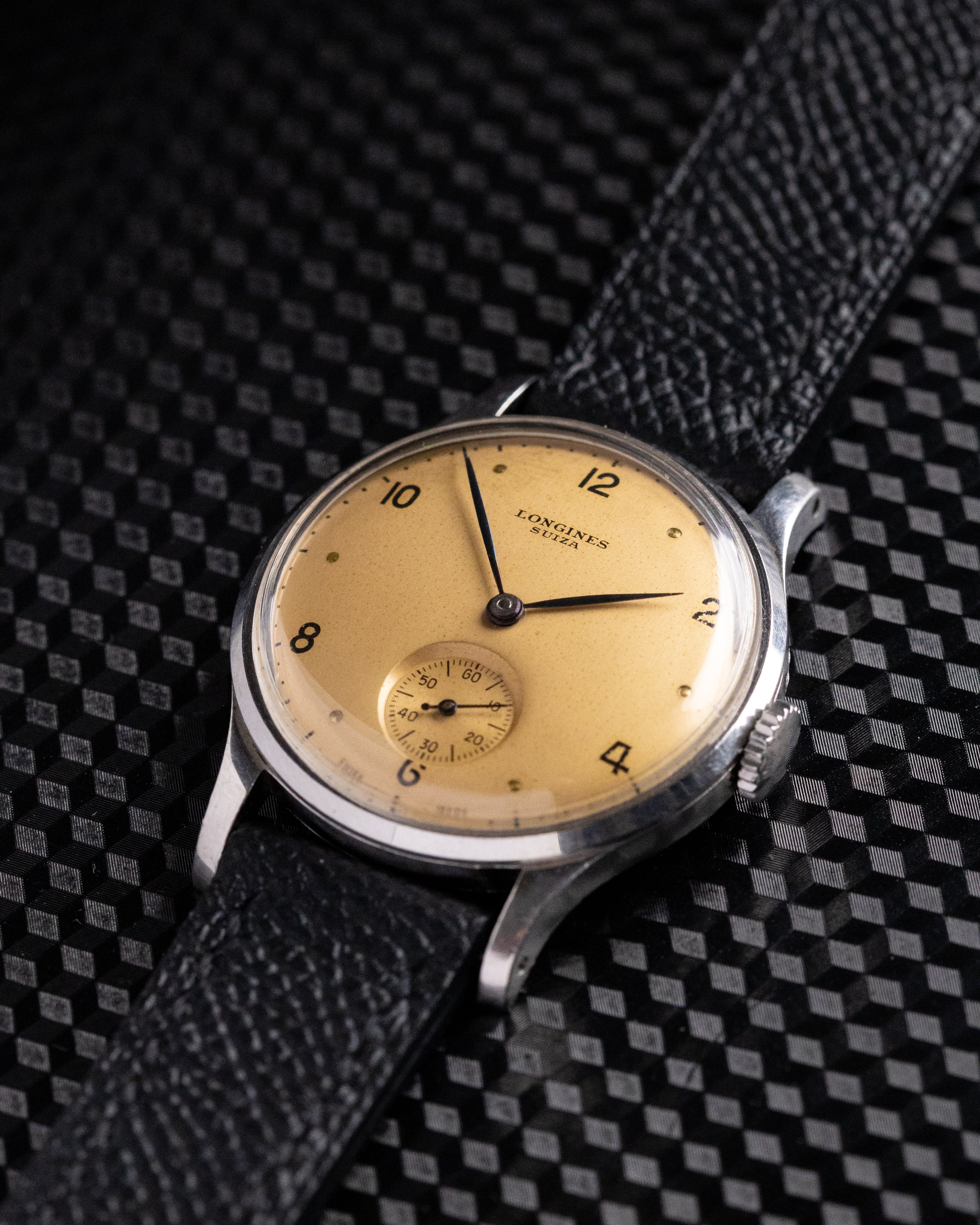 Rare Vintage Longines "Suiza" Swiss Watch, Ref. 23416 - 147, Original Salmon dial from 1946 - DuMarko