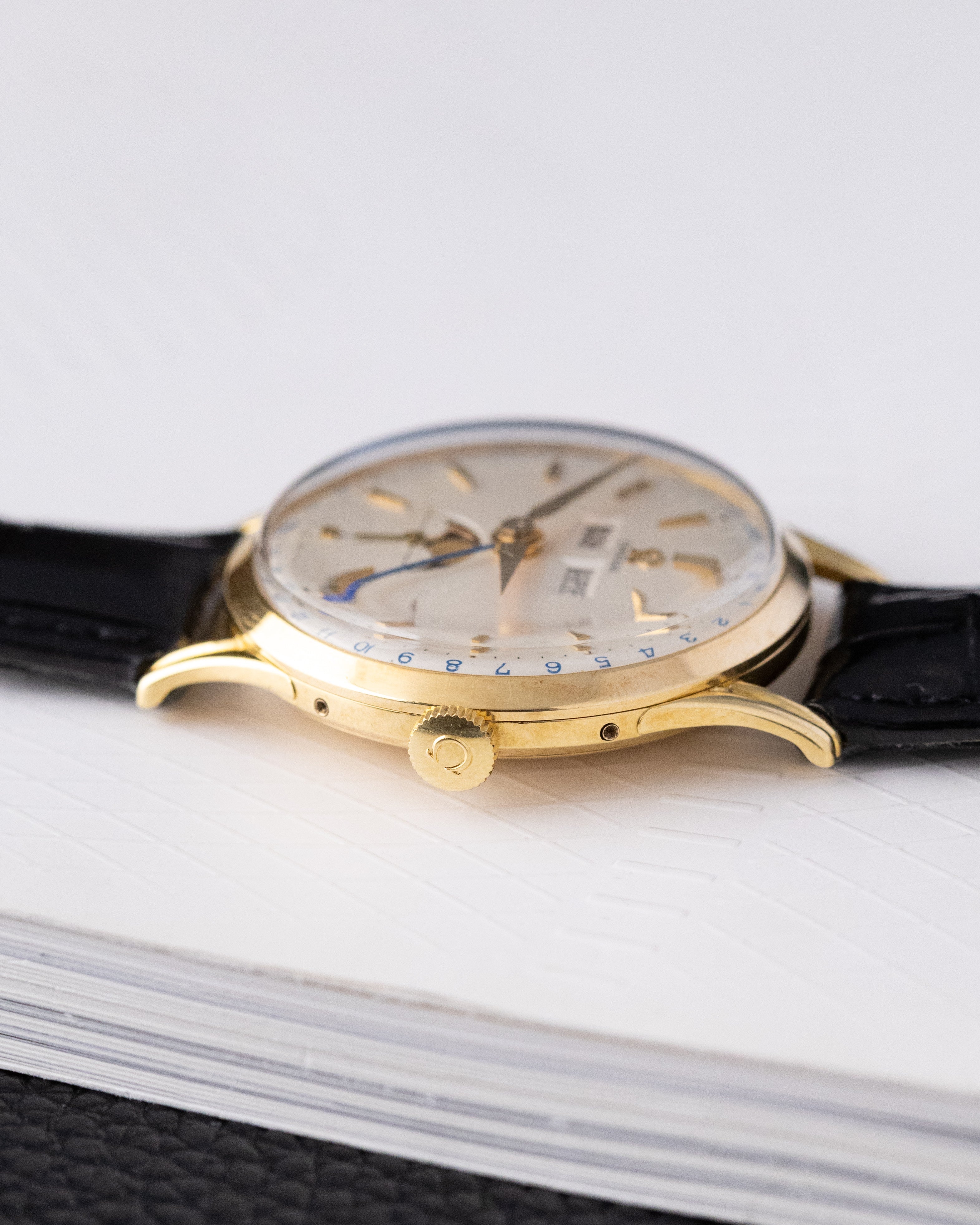 Rare Vintage Omega Cosmic, Swiss Watch, Ref. 2471/2, 18K Solid Gold Case, Triple Calendar Moonphase from 1952 - DuMarko