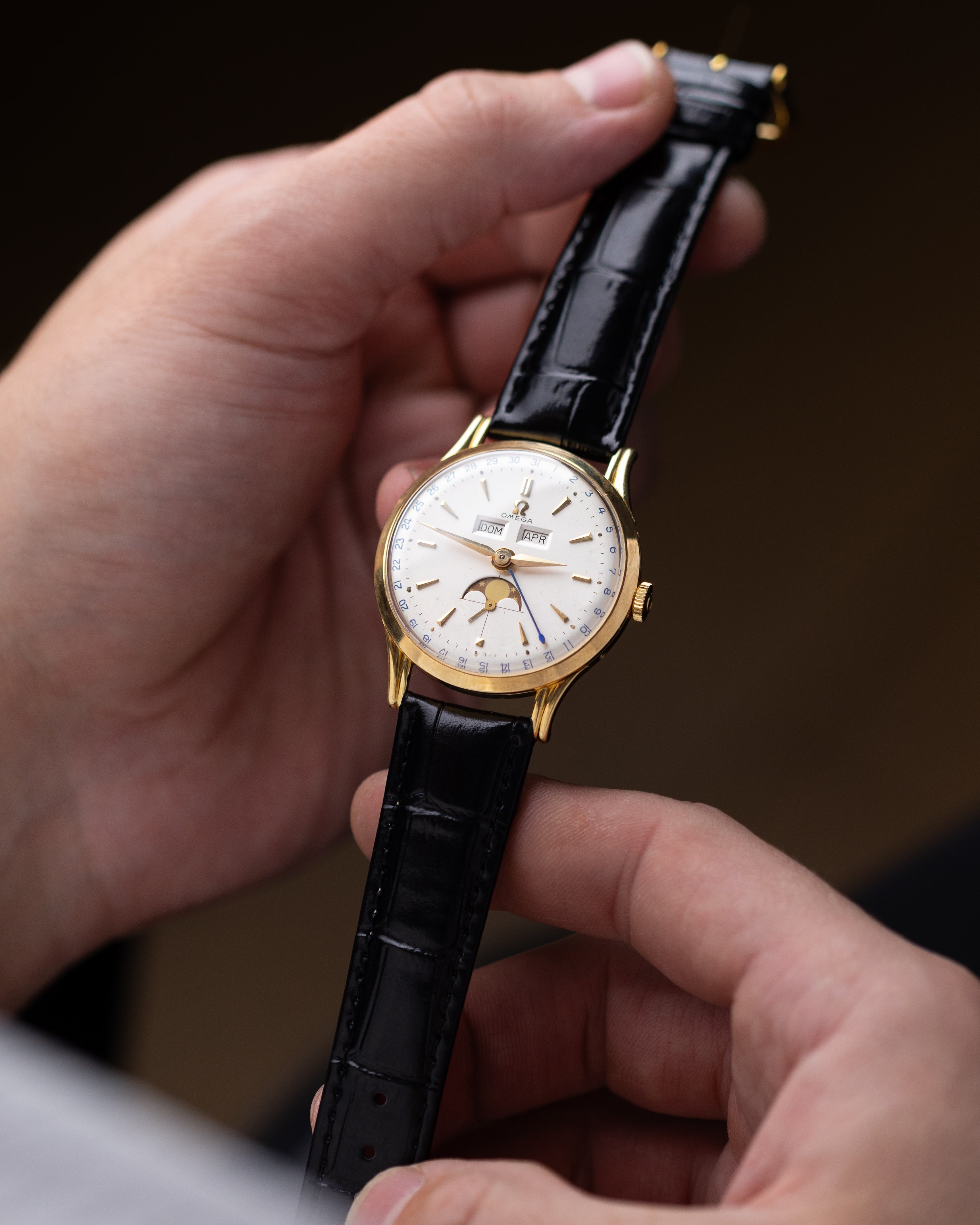 Rare Vintage Omega Cosmic, Swiss Watch, Ref. 2471/2, 18K Solid Gold Case, Triple Calendar Moonphase from 1952 - DuMarko