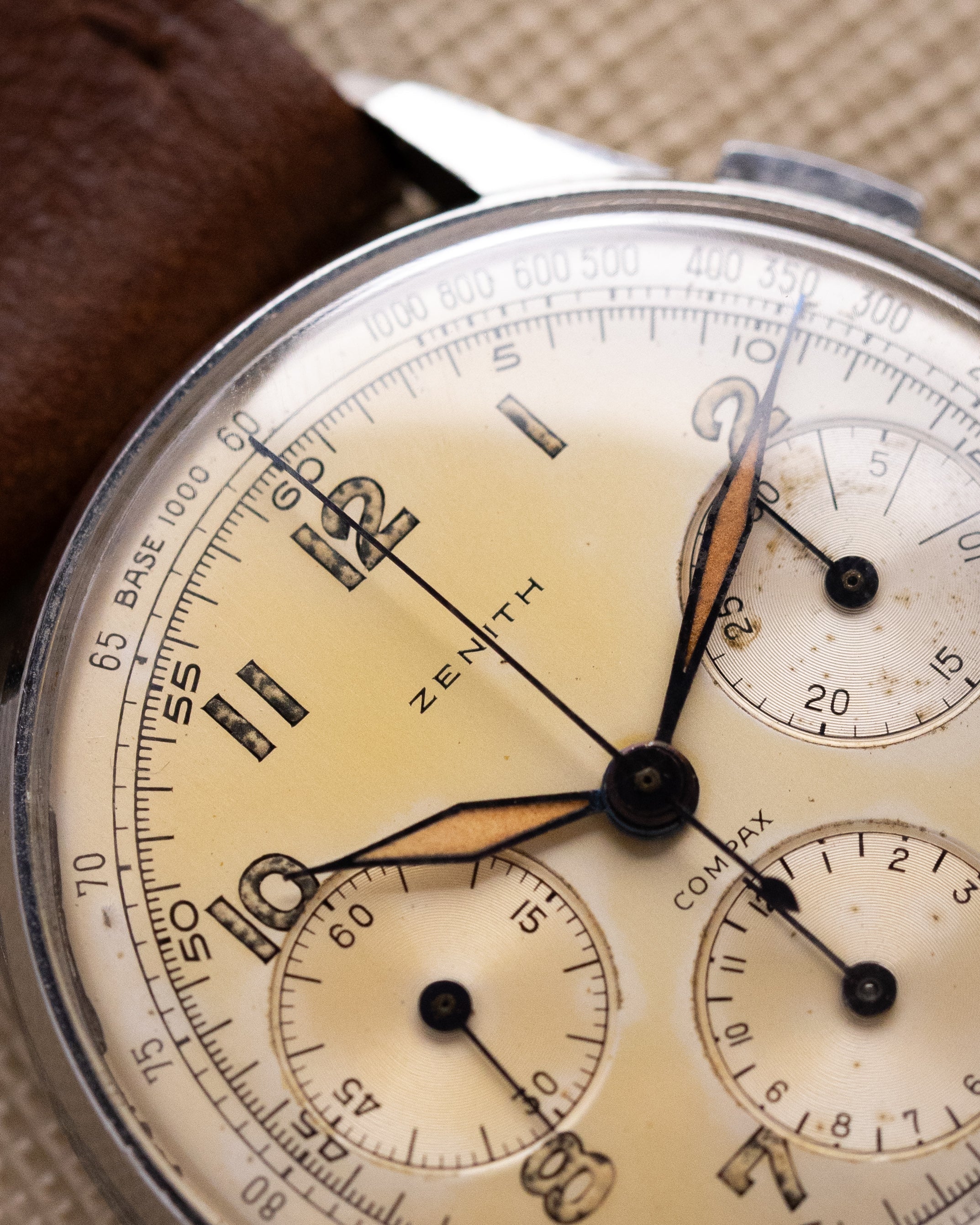 Rare Vintage Zenith/Universal Genève Compax Chronograph, Ref. 22510, Cal. 156, Tri - Register, Cream Patina Dial from 1940s - DuMarko
