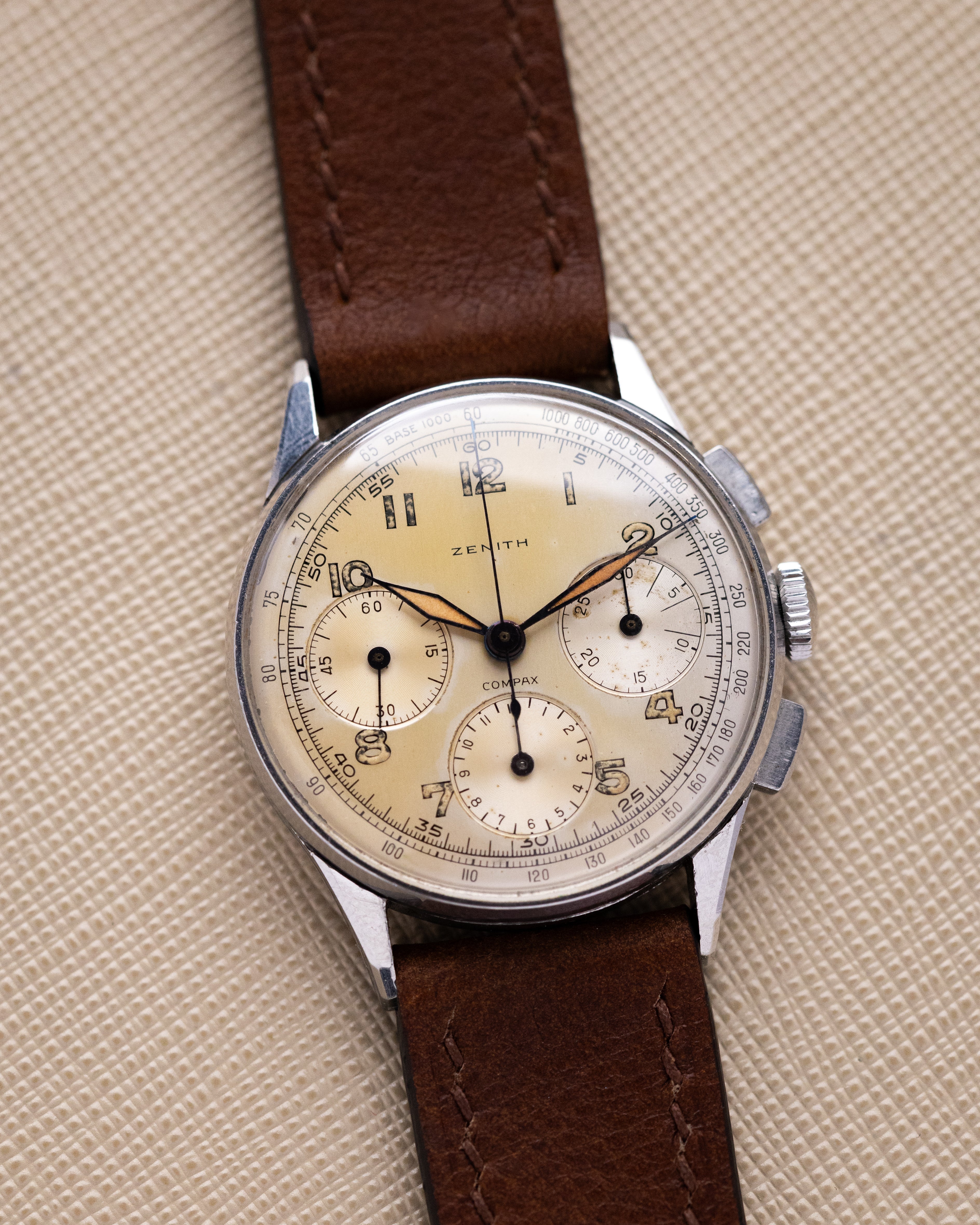 Rare Vintage Zenith/Universal Genève Compax Chronograph, Ref. 22510, Cal. 156, Tri - Register, Cream Patina Dial from 1940s - DuMarko