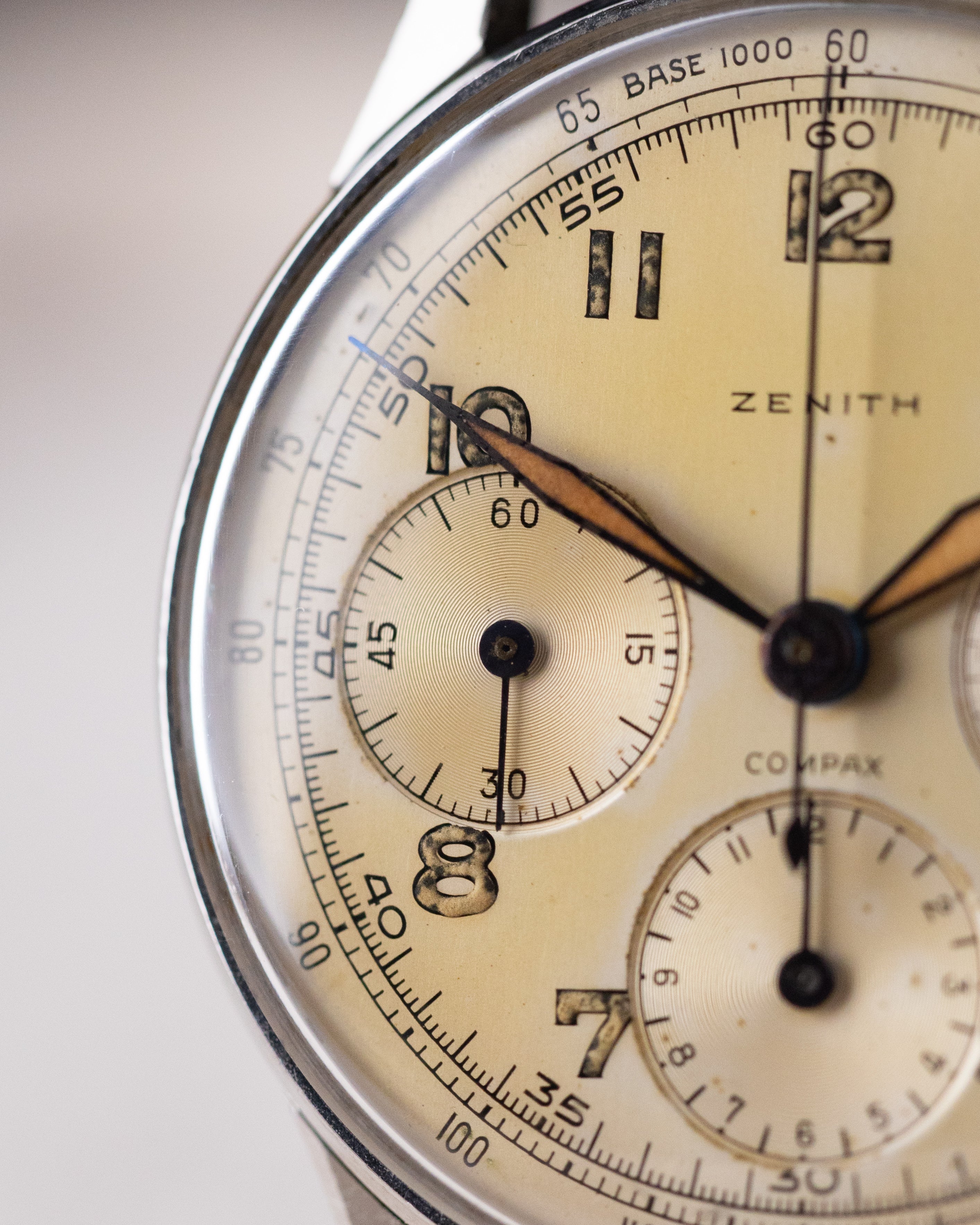 Rare Vintage Zenith/Universal Genève Compax Chronograph, Ref. 22510, Cal. 156, Tri - Register, Cream Patina Dial from 1940s - DuMarko